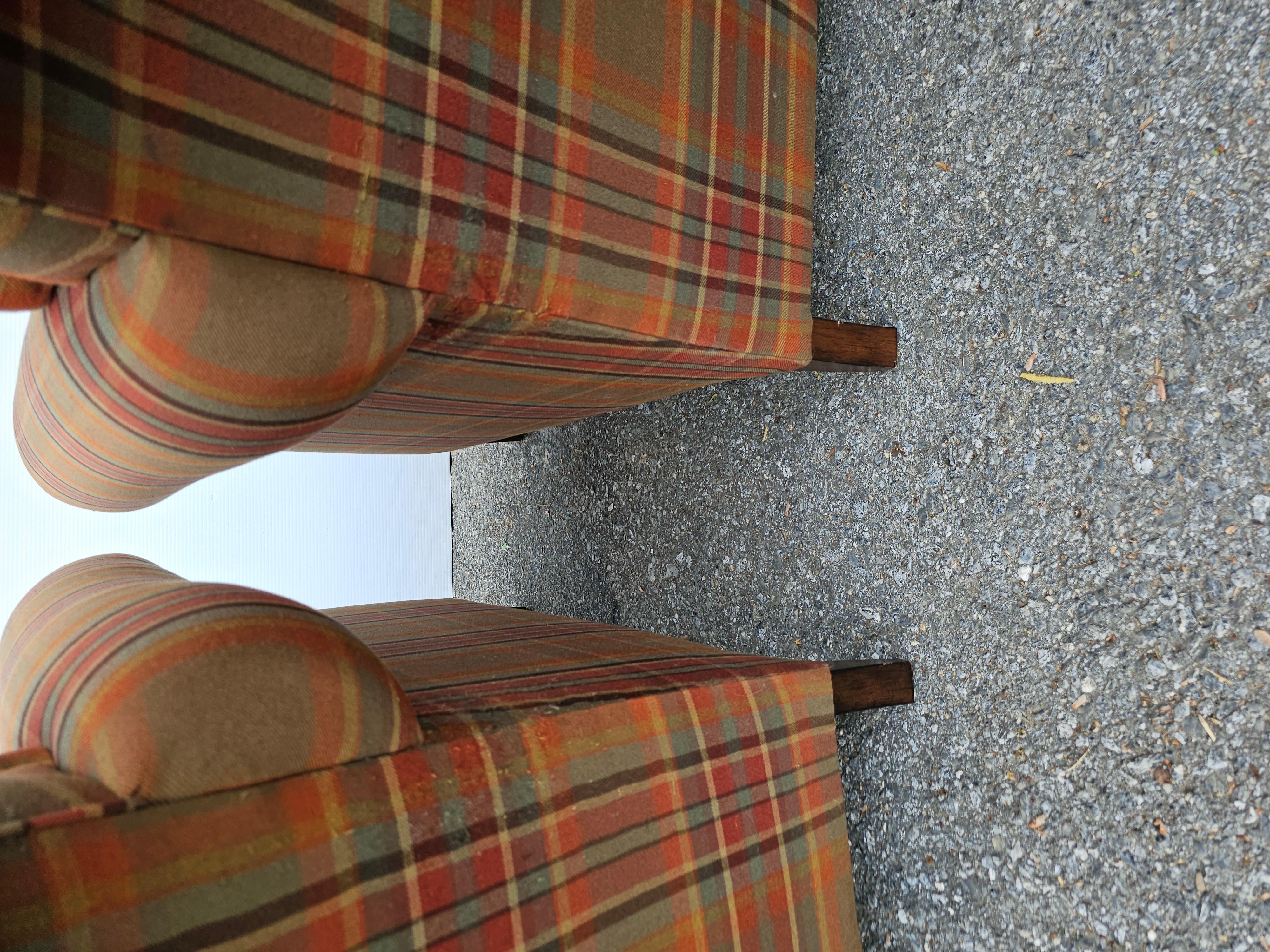 Paar Ralph Lauren Karierte gepolsterte Loungesessel im Angebot 7