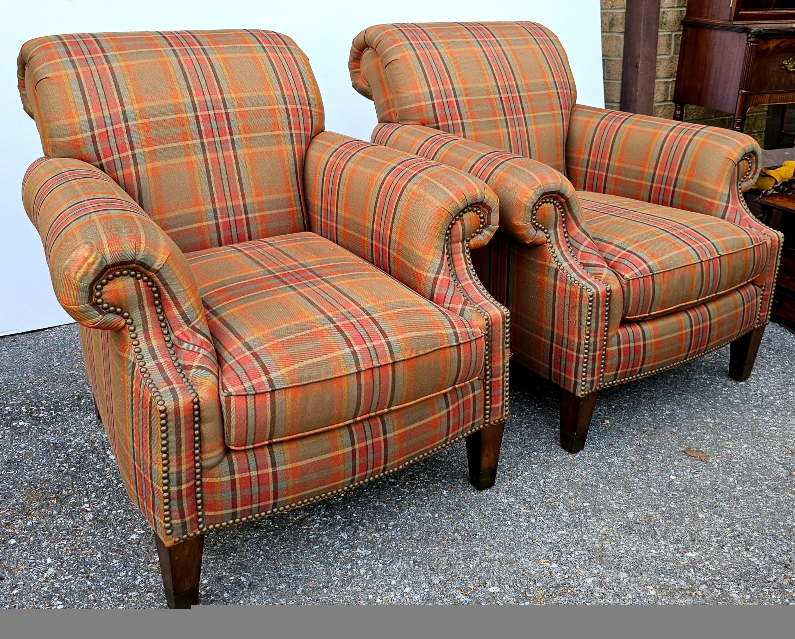 Paar Ralph Lauren Karierte gepolsterte Loungesessel (Sonstiges) im Angebot