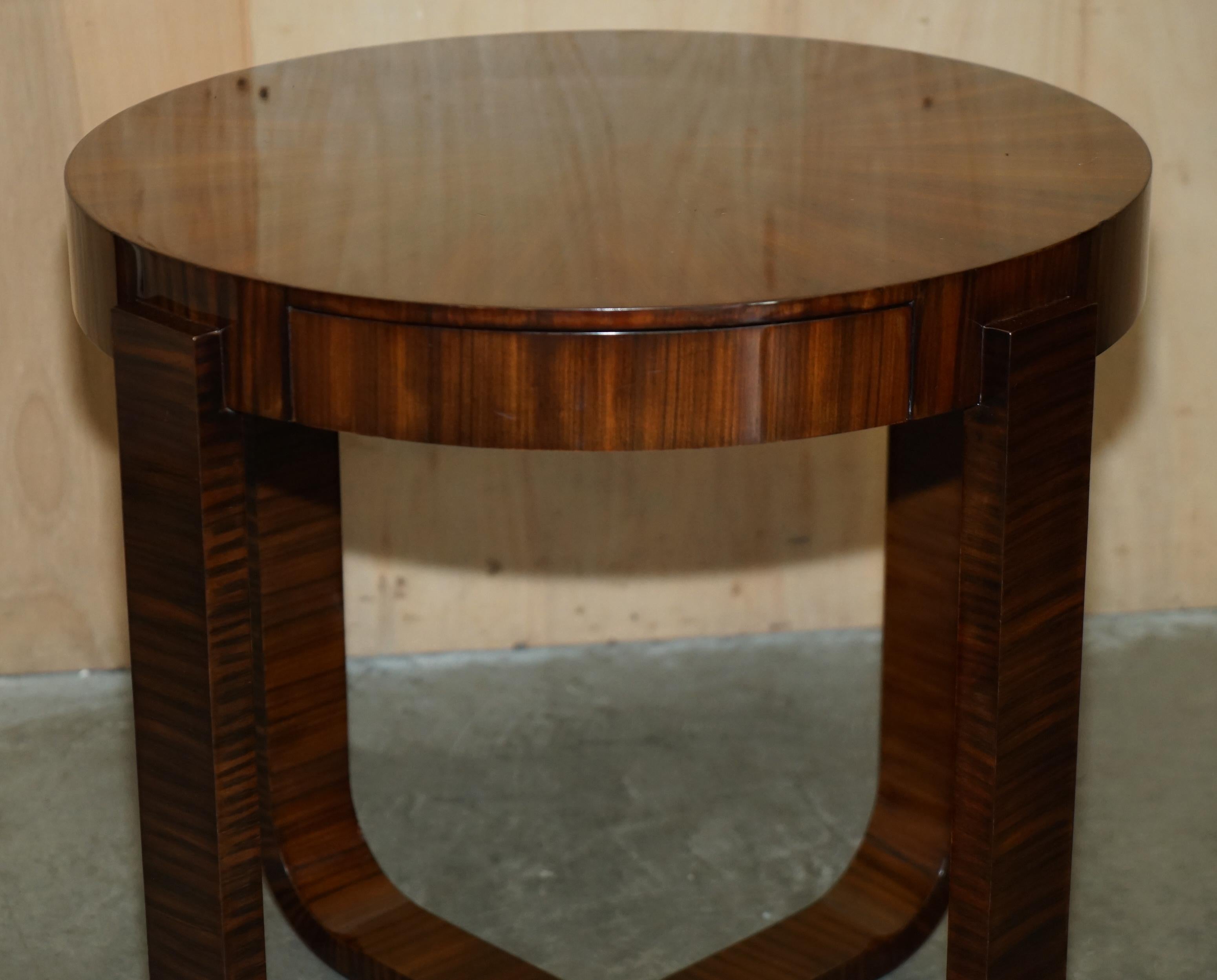 Paire de TABLES OCCASIONALES RALPH LAUREN SINGLE DRAWER ROUND MACASSAR TABLE SIDE en vente 7