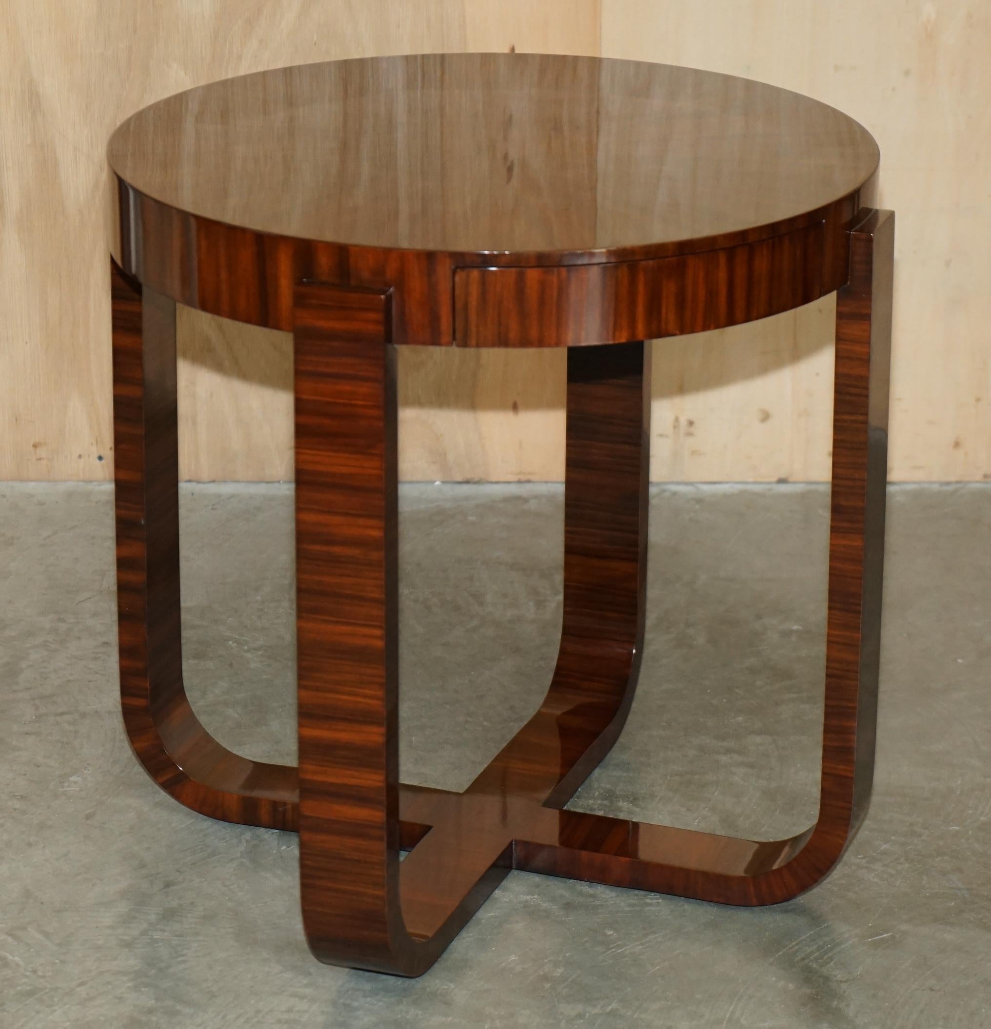 Art déco Paire de TABLES OCCASIONALES RALPH LAUREN SINGLE DRAWER ROUND MACASSAR TABLE SIDE en vente
