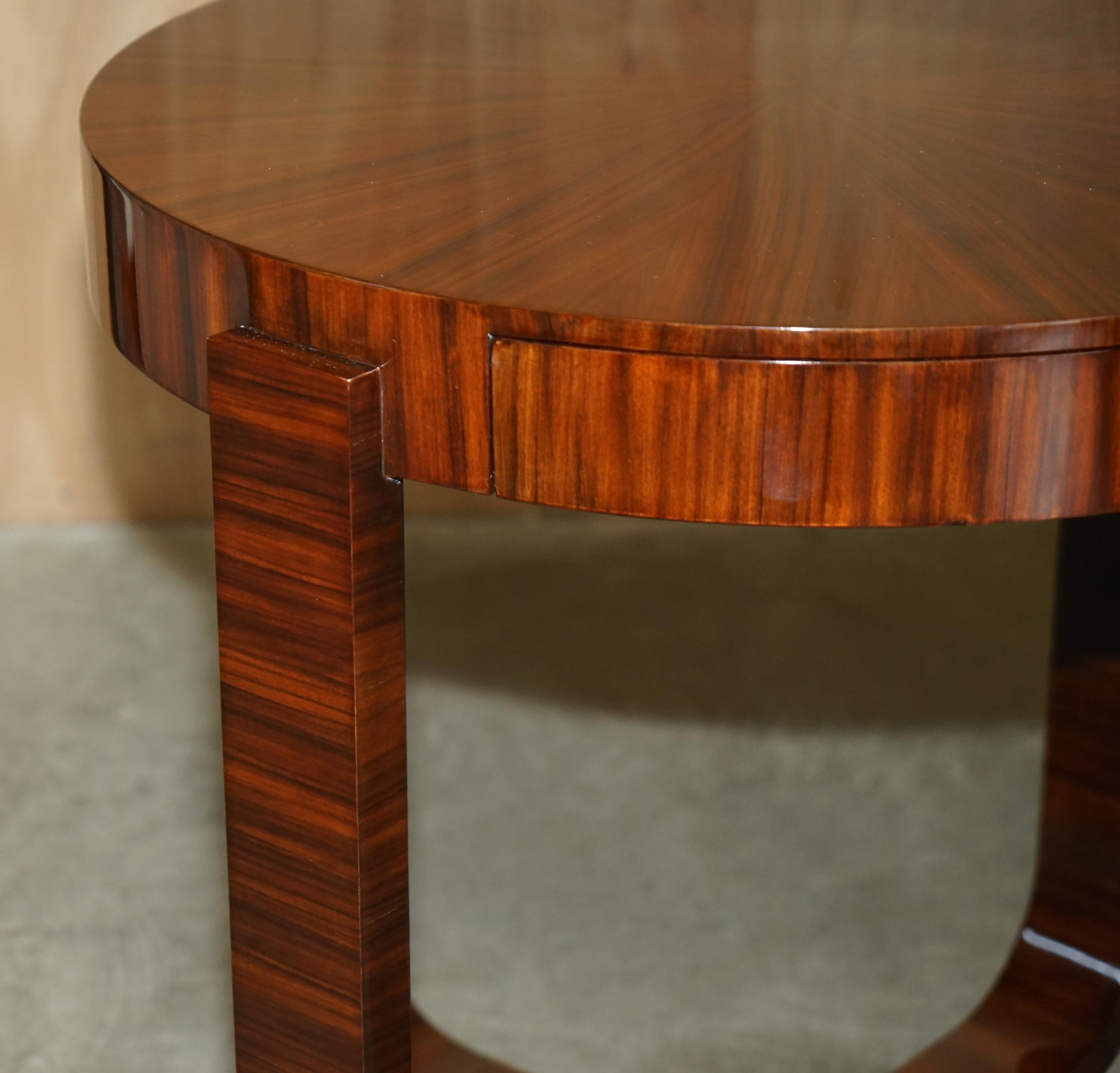 Macassar Paire de TABLES OCCASIONALES RALPH LAUREN SINGLE DRAWER ROUND MACASSAR TABLE SIDE en vente