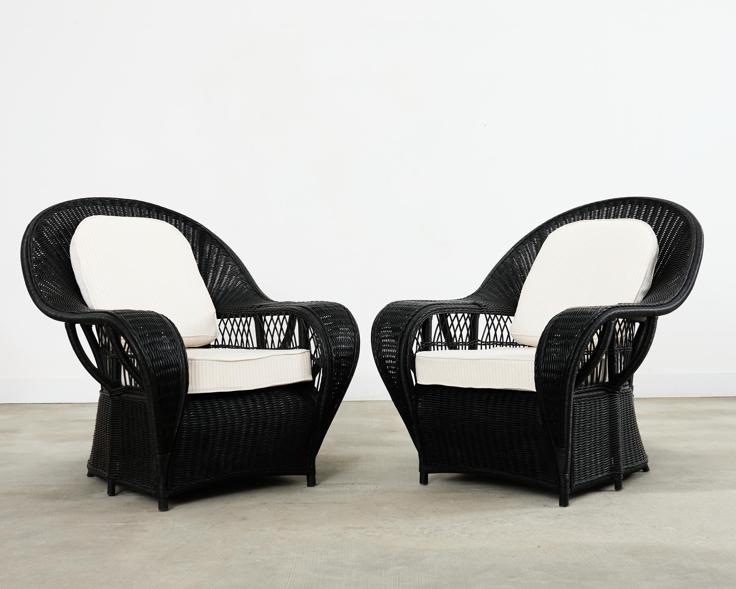 Organico moderno Coppia di sedie da giardino in vimini e rattan di Ralph Lauren in vendita