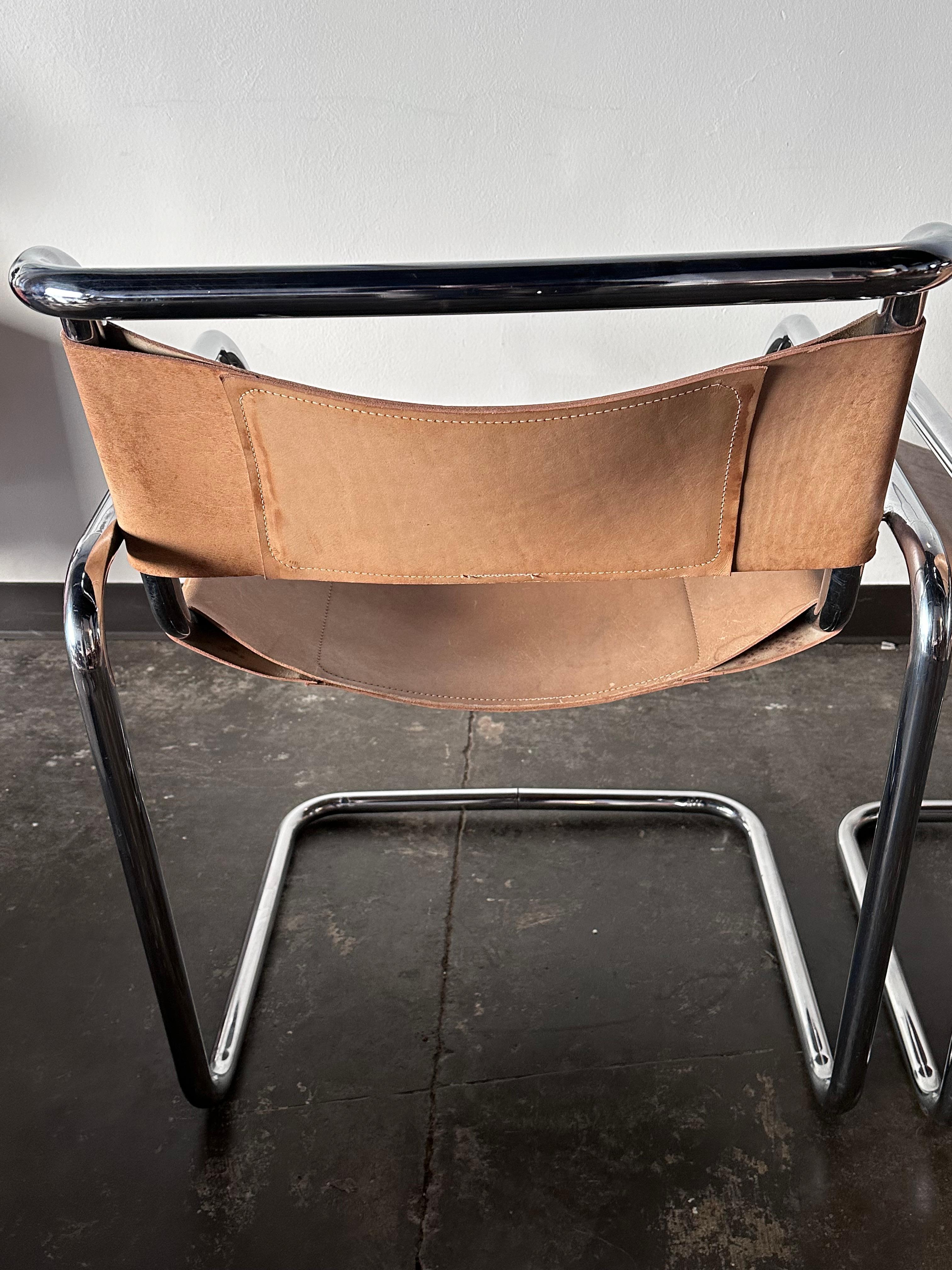 Milieu du XXe siècle Paire de chaises «RYE » Ralph Rye par Dunbar en vente