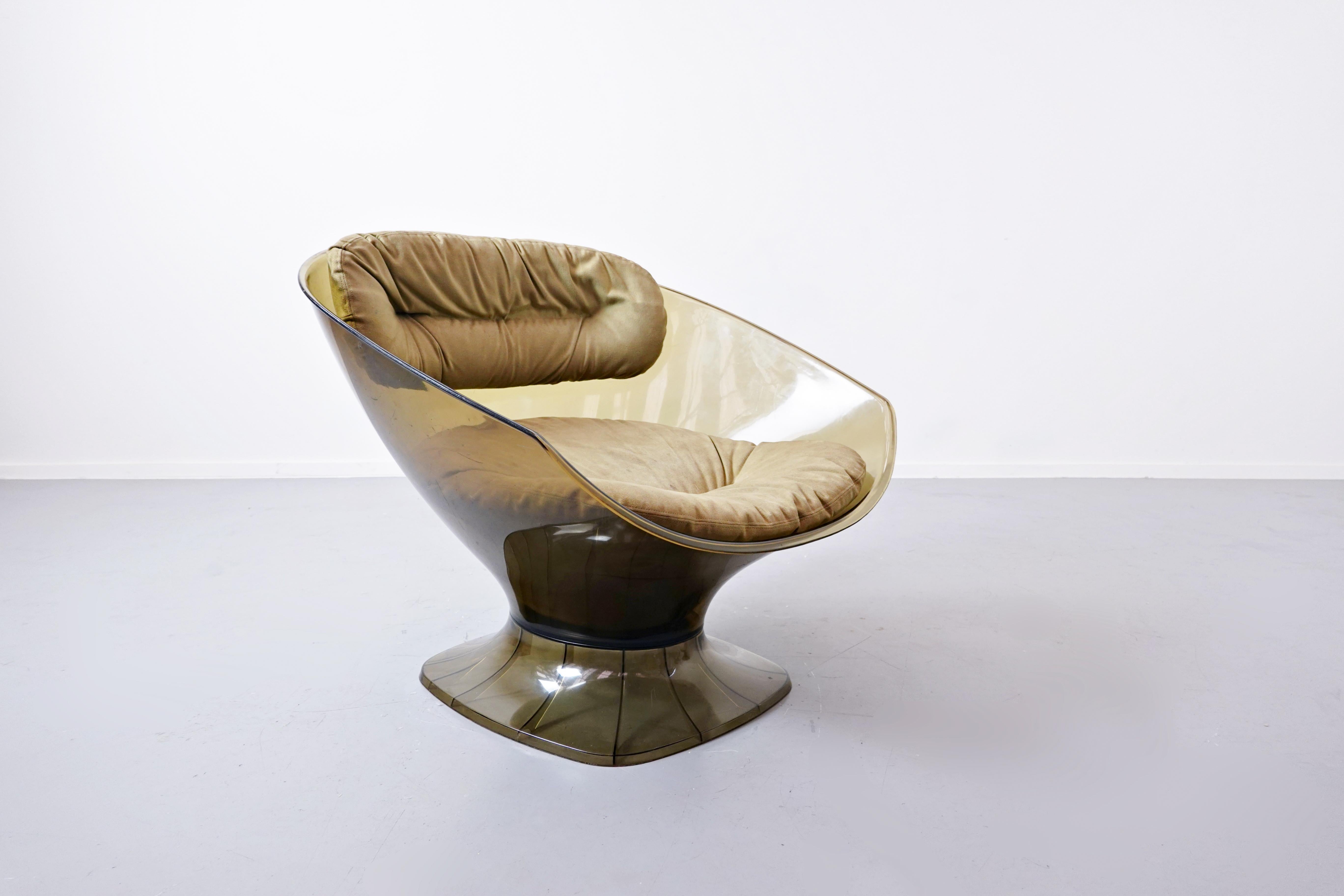 Pair of Mid-Century Modern Raphael Raffel Lucite Pod Armchairs, 1960s 7