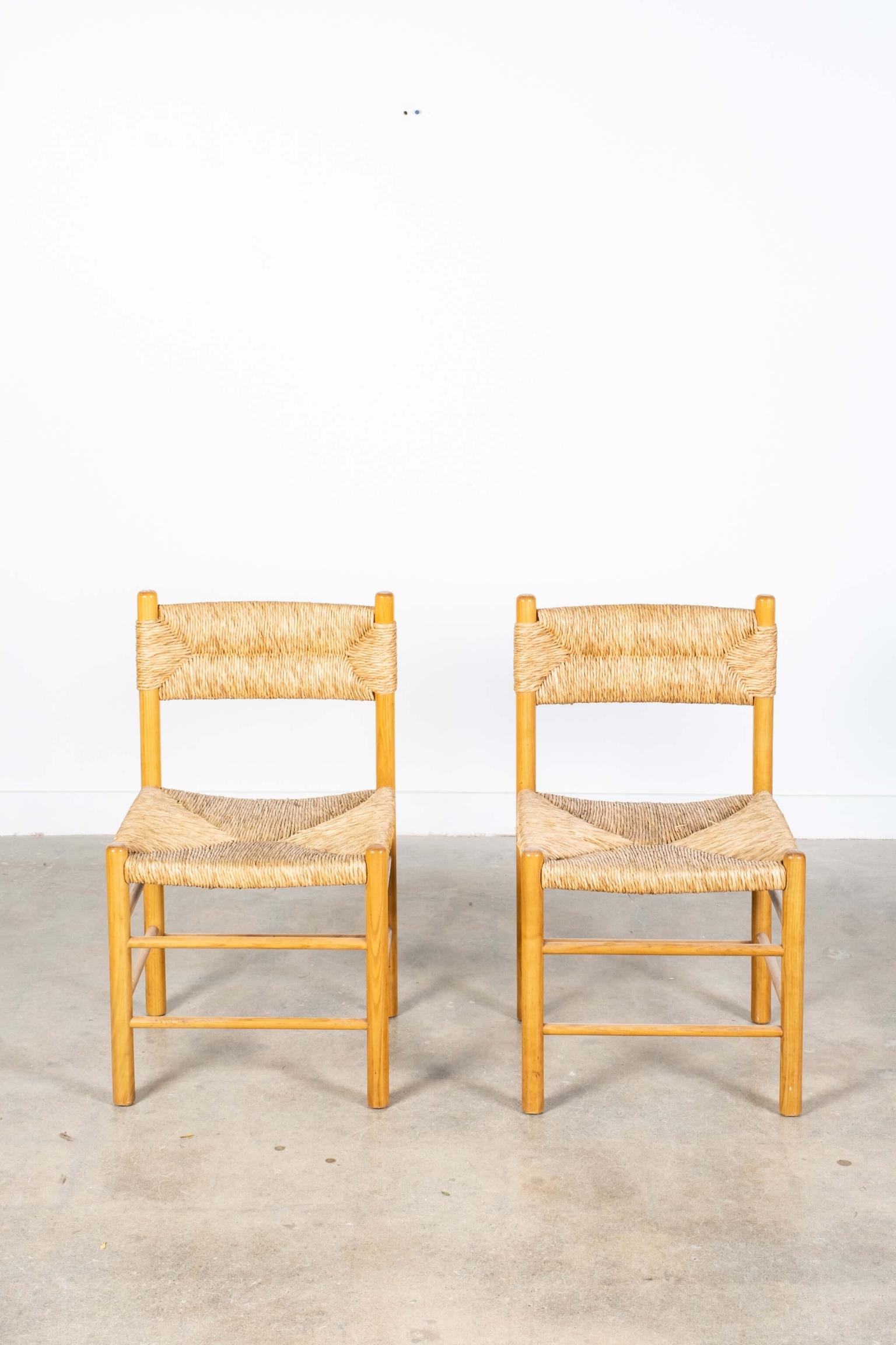 Français Paire de rares chaises de salle à manger en Dordogne des années 50 par Charlotte Perriand pour Robert The en vente