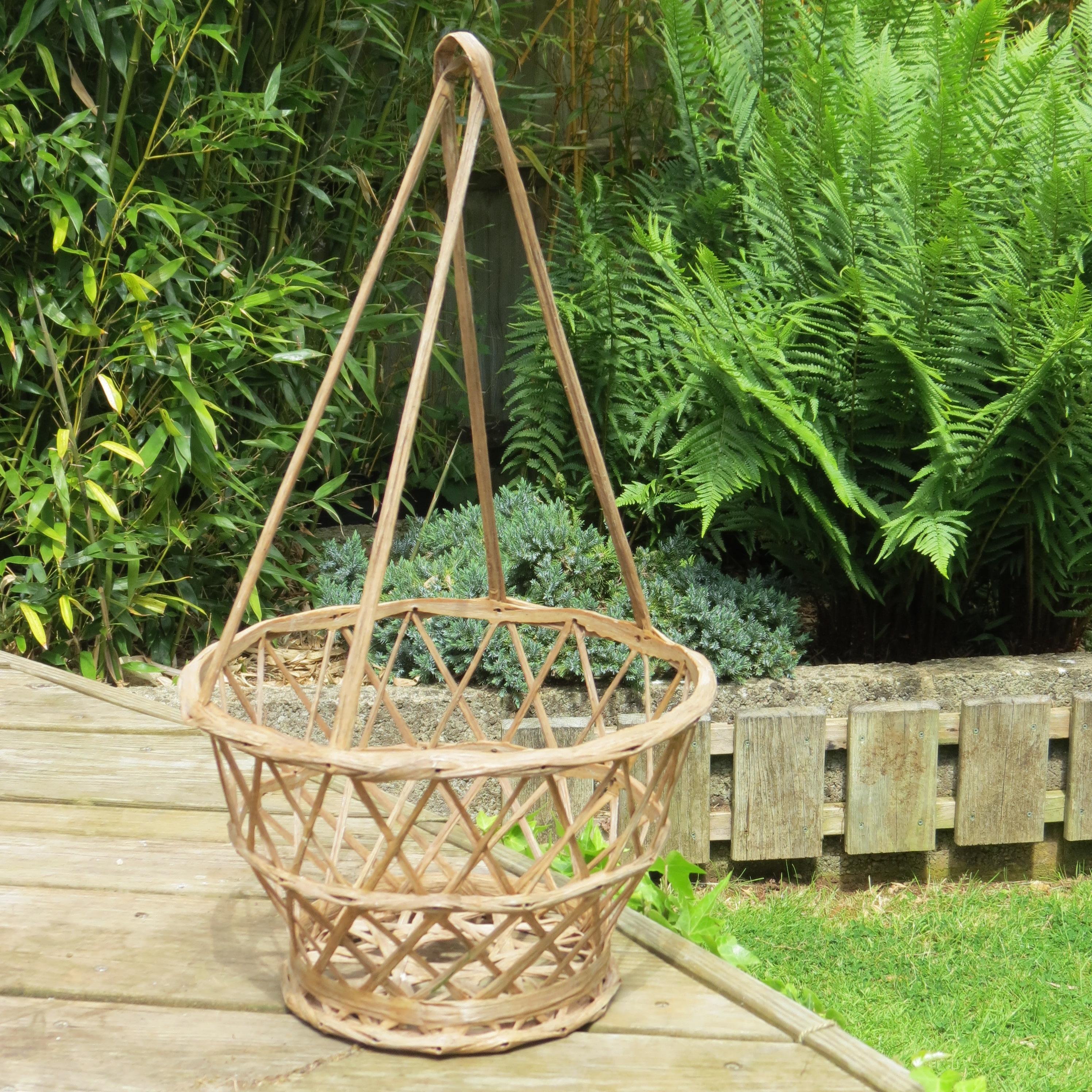 Pair of Rare 1960s Russell Woodard Fibreglass Hanging Plant Holder Basket In Good Condition In Stow on the Wold, GB