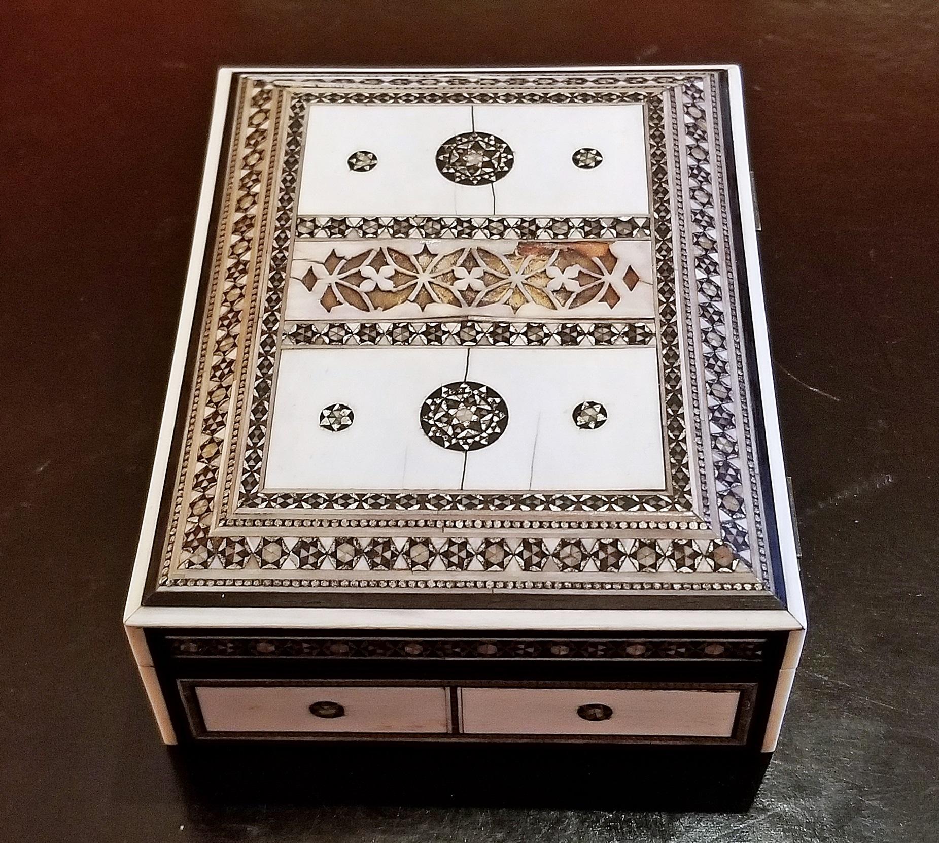 Pair of Rare 19th Century Anglo-Indian Vizagapatam Trinket Boxes In Fair Condition In Dallas, TX