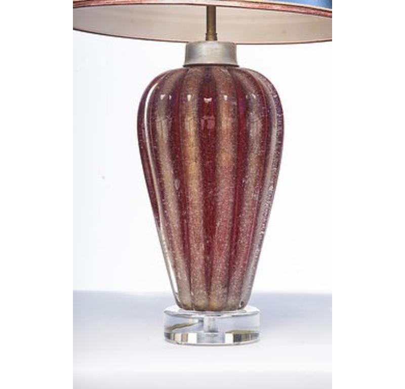Mid-Century Modern Paire de lampes de Murano italiennes rares du 20ème siècle, couleur sang de bœuf et or en vente