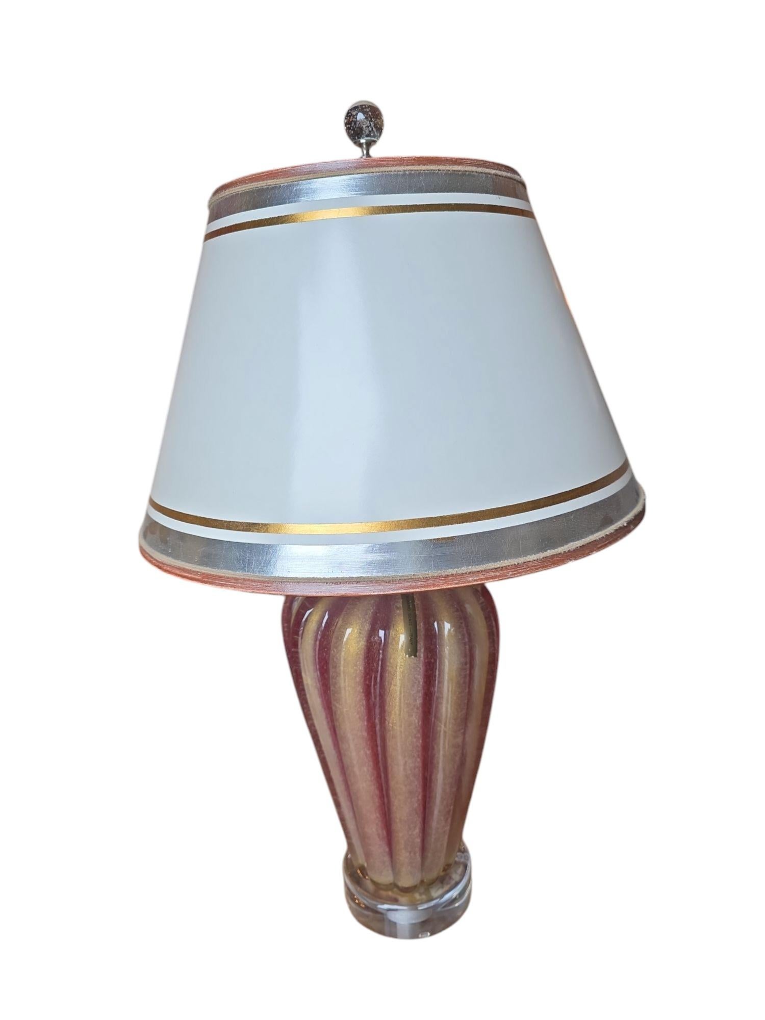 Peint à la main Paire de lampes de Murano italiennes rares du 20ème siècle, couleur sang de bœuf et or en vente