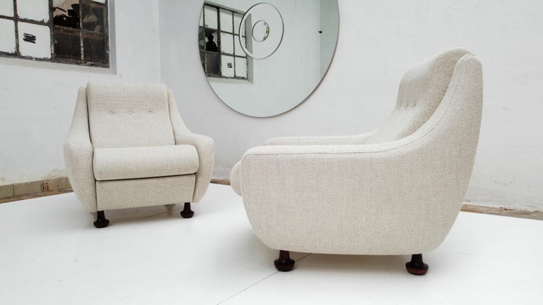 Pair of Rare 60's Organic Curved Lounge Chairs by Airborne France New Upholstery For Sale 4