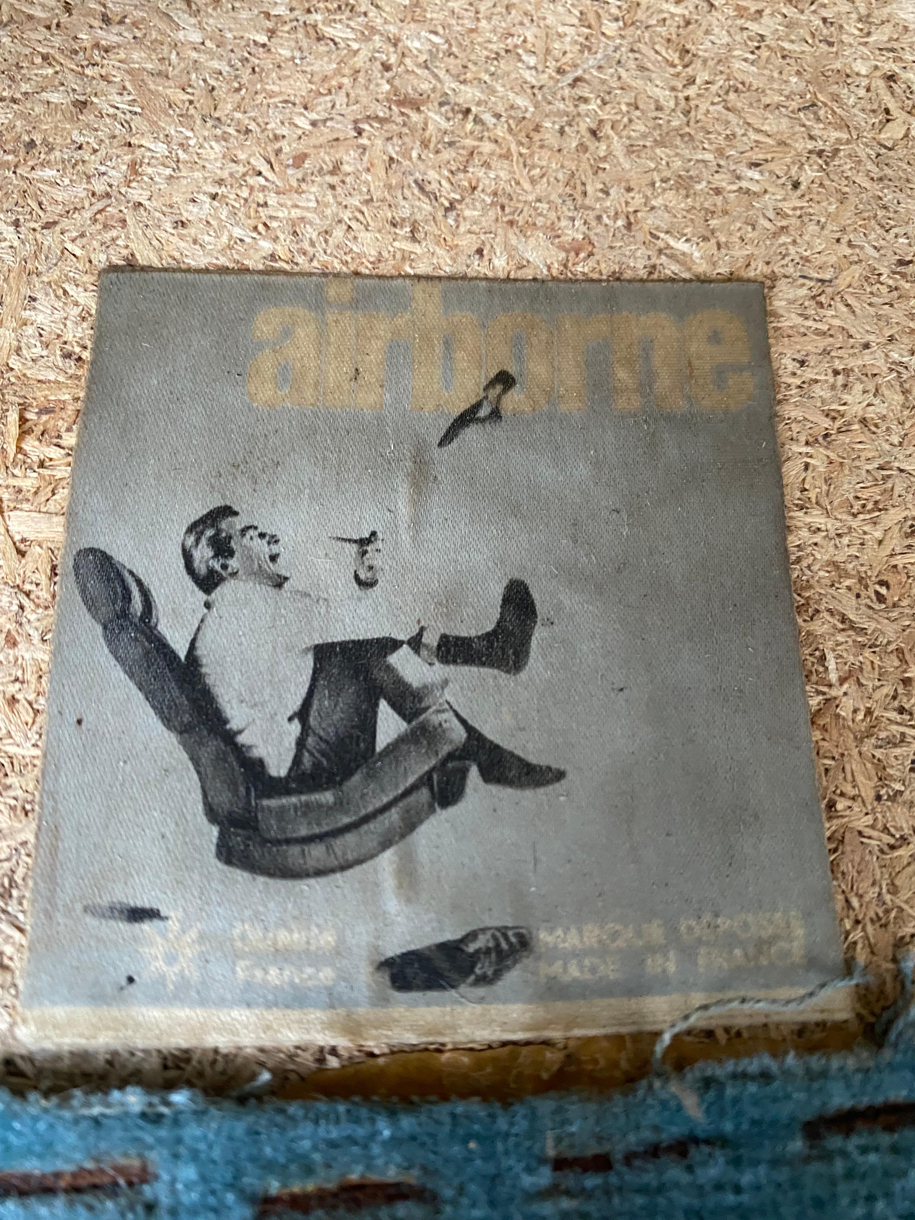 Coppia di rare sedie da salotto organiche curve degli anni '60 di Airborne France con tappezzeria nuova in vendita 7