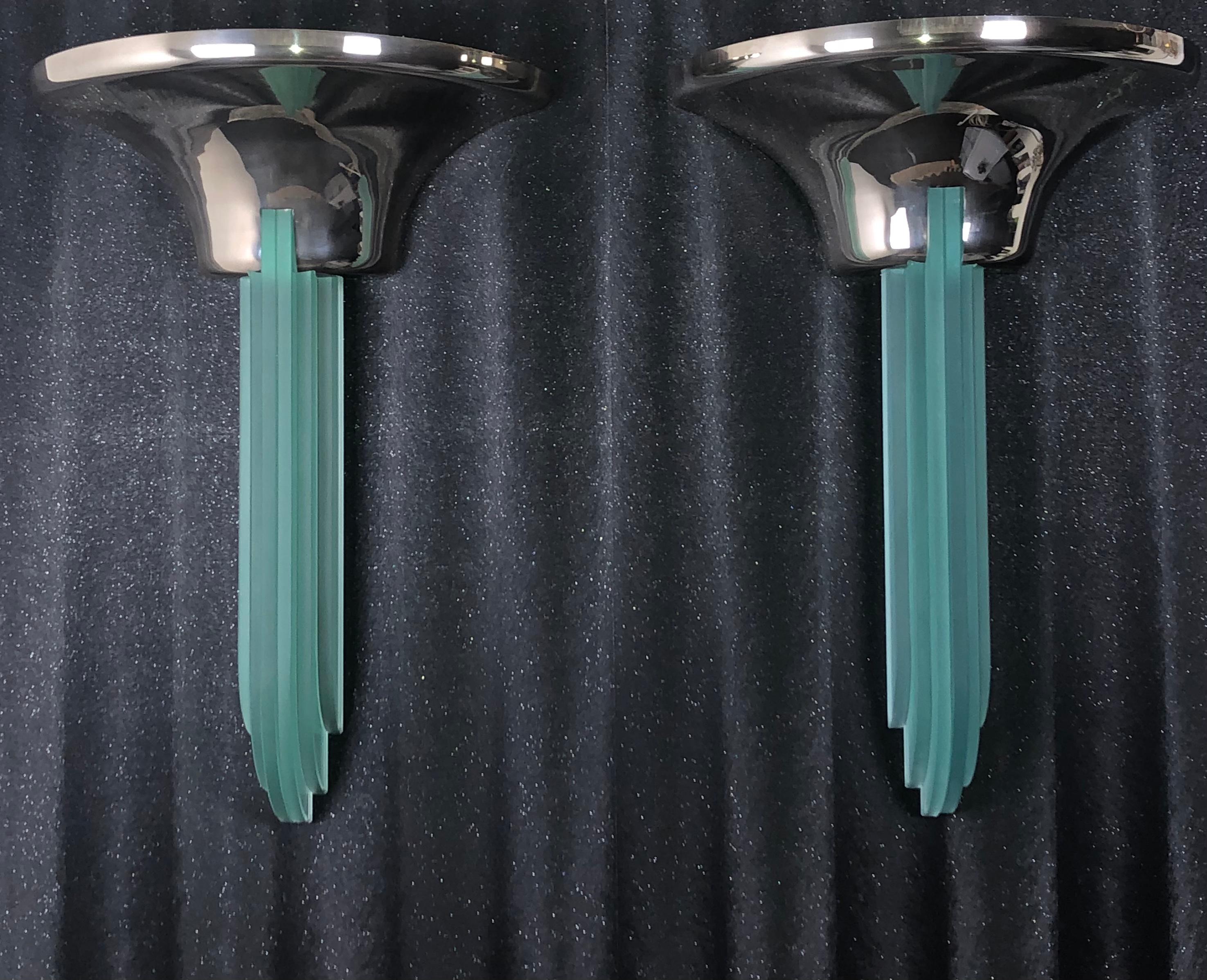 Pair of Rare and Large Art Deco Wall Sconces by Jean Perzel, Paris, circa 1930s For Sale 4