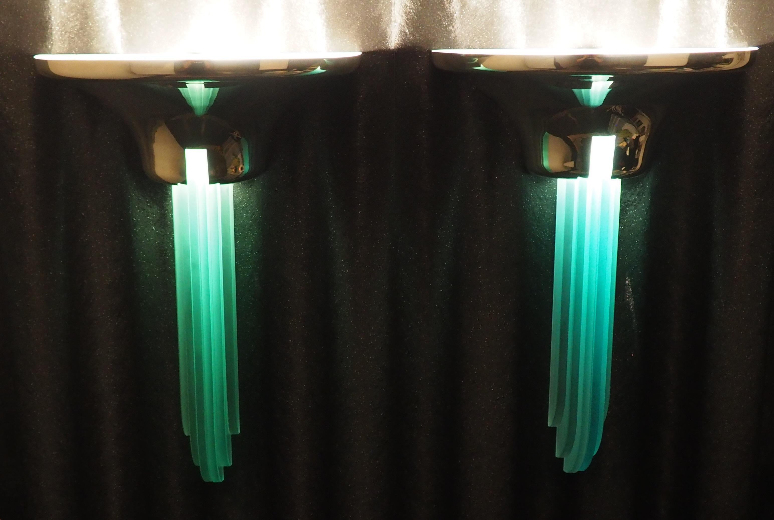 Pair of Rare and Large Art Deco Wall Sconces by Jean Perzel, Paris, circa 1930s For Sale 1