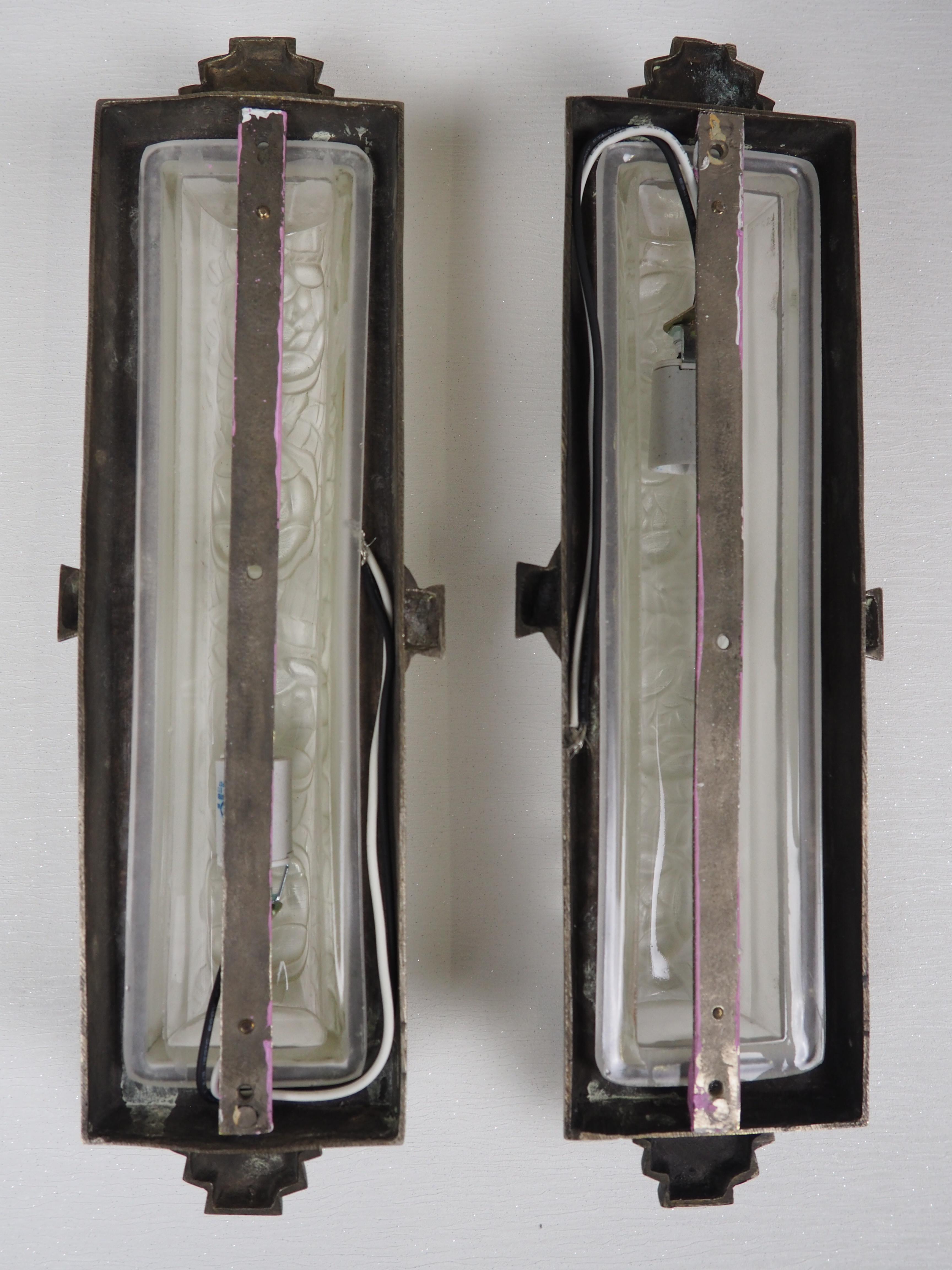 Pair of Rare Art Deco Wall Sconces by Degue, France, circa 1920s 3