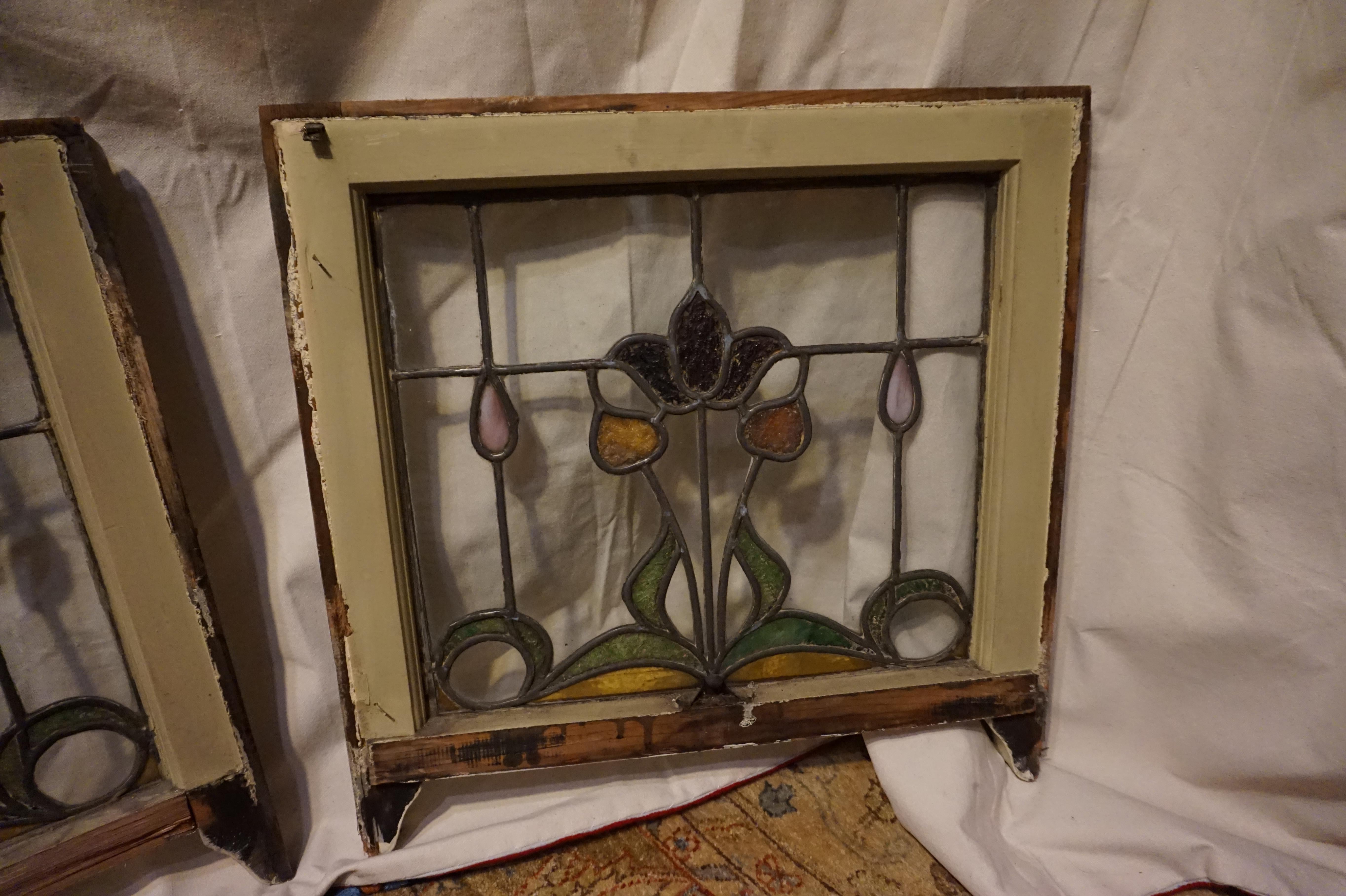 Early 20th Century Pair Of Rare Art Nouveau Stain Glass Windows With Scrolling Tulip & Bud Motif For Sale