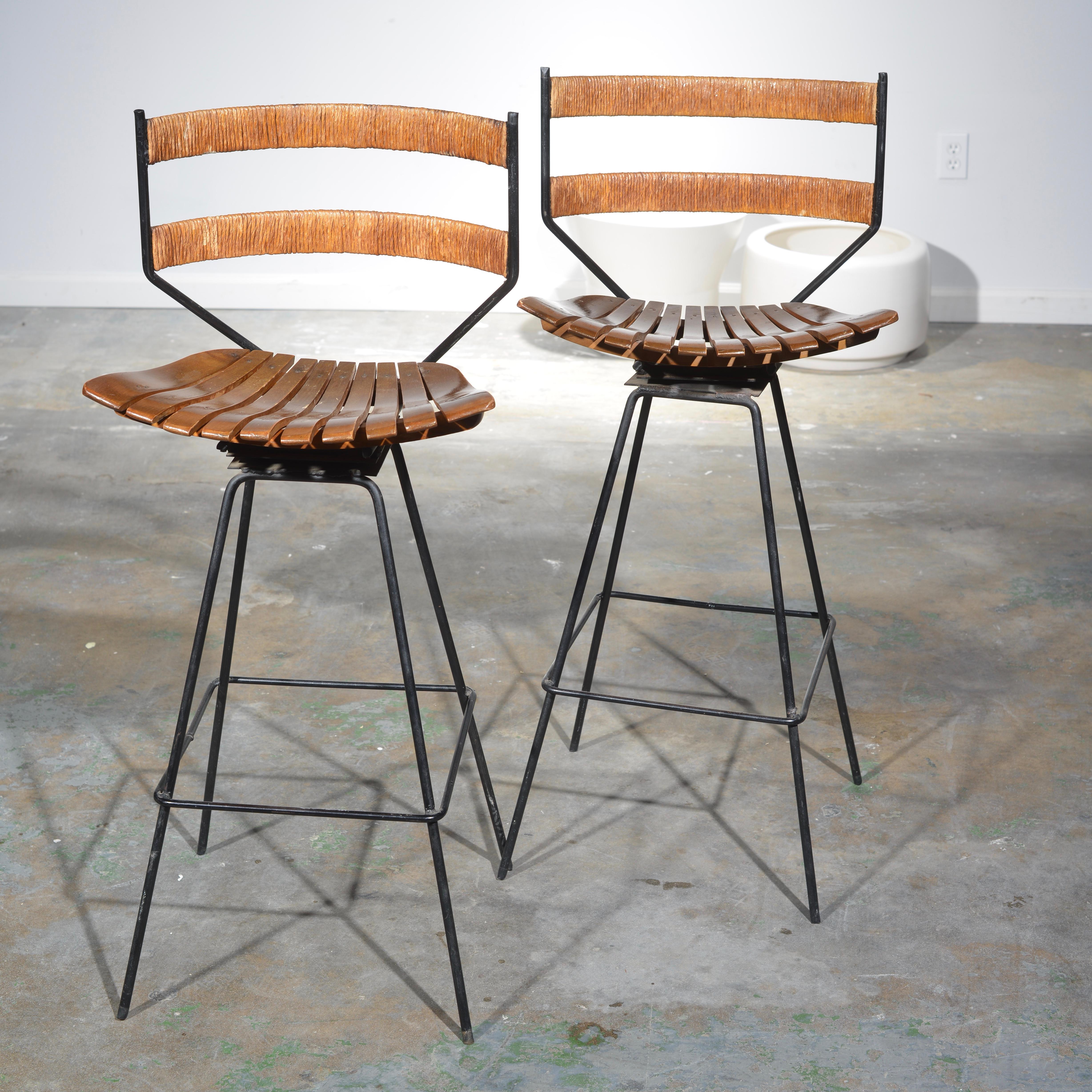 Pair of Rare Arthur Umanoff for Shaver Howard Iron Swivle Bar Stools In Good Condition For Sale In Los Angeles, CA