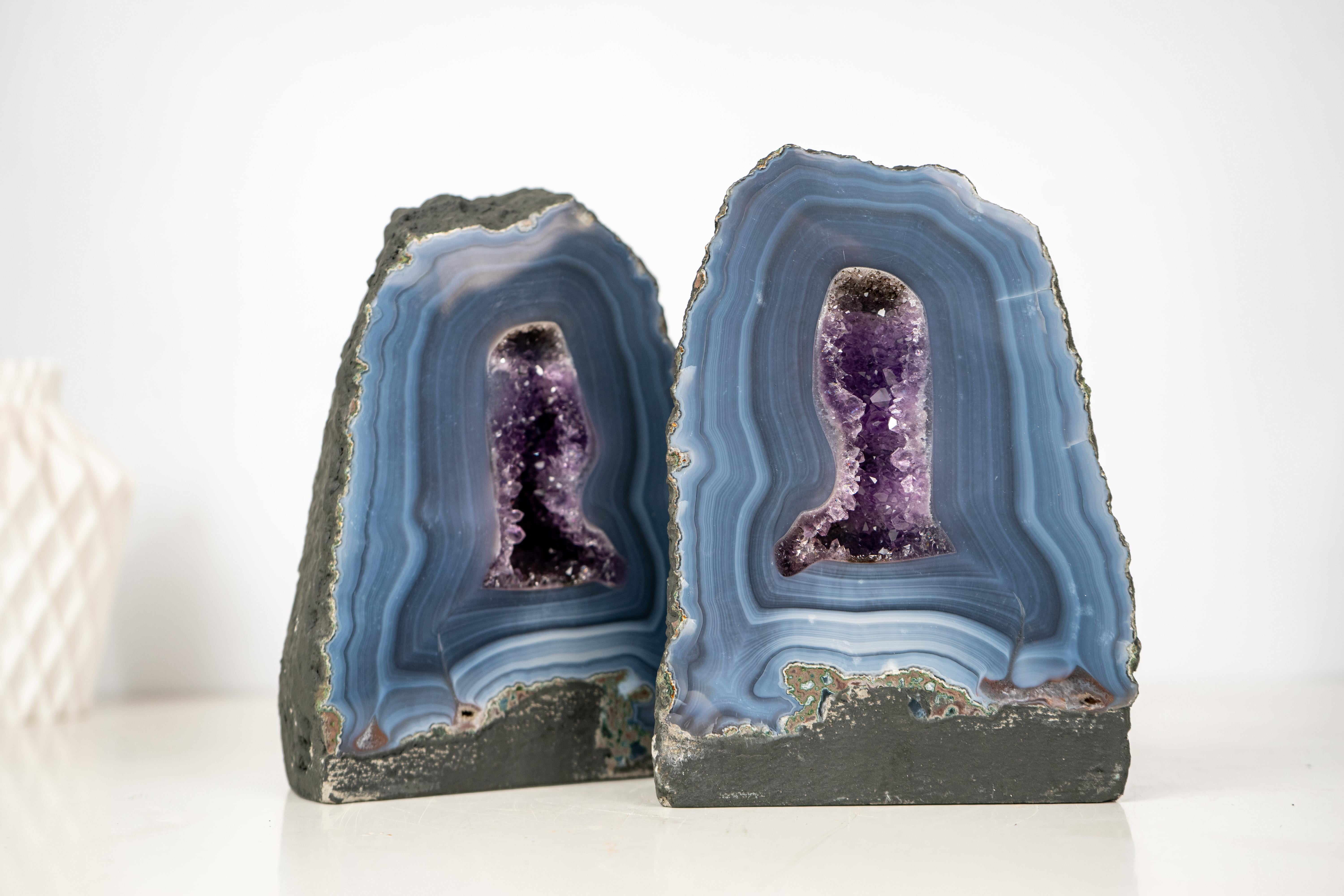 Pair of Rare Blue Lace Agate Geodes with Delicate Striped Pattern In New Condition For Sale In Ametista Do Sul, BR