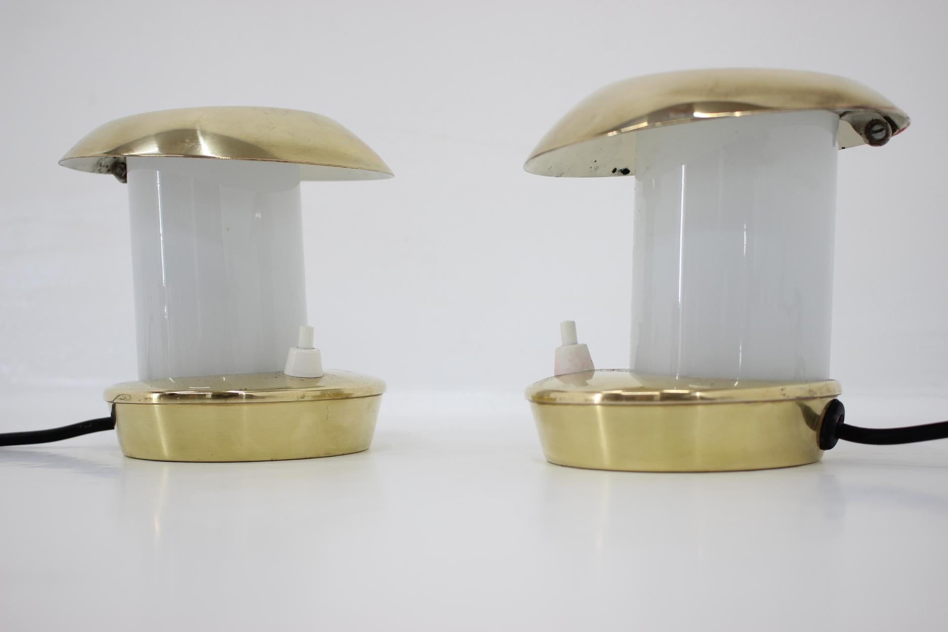 Pair of Rare Brass Glass Bauhaus Table Lamps, 1930s In Good Condition For Sale In Praha, CZ
