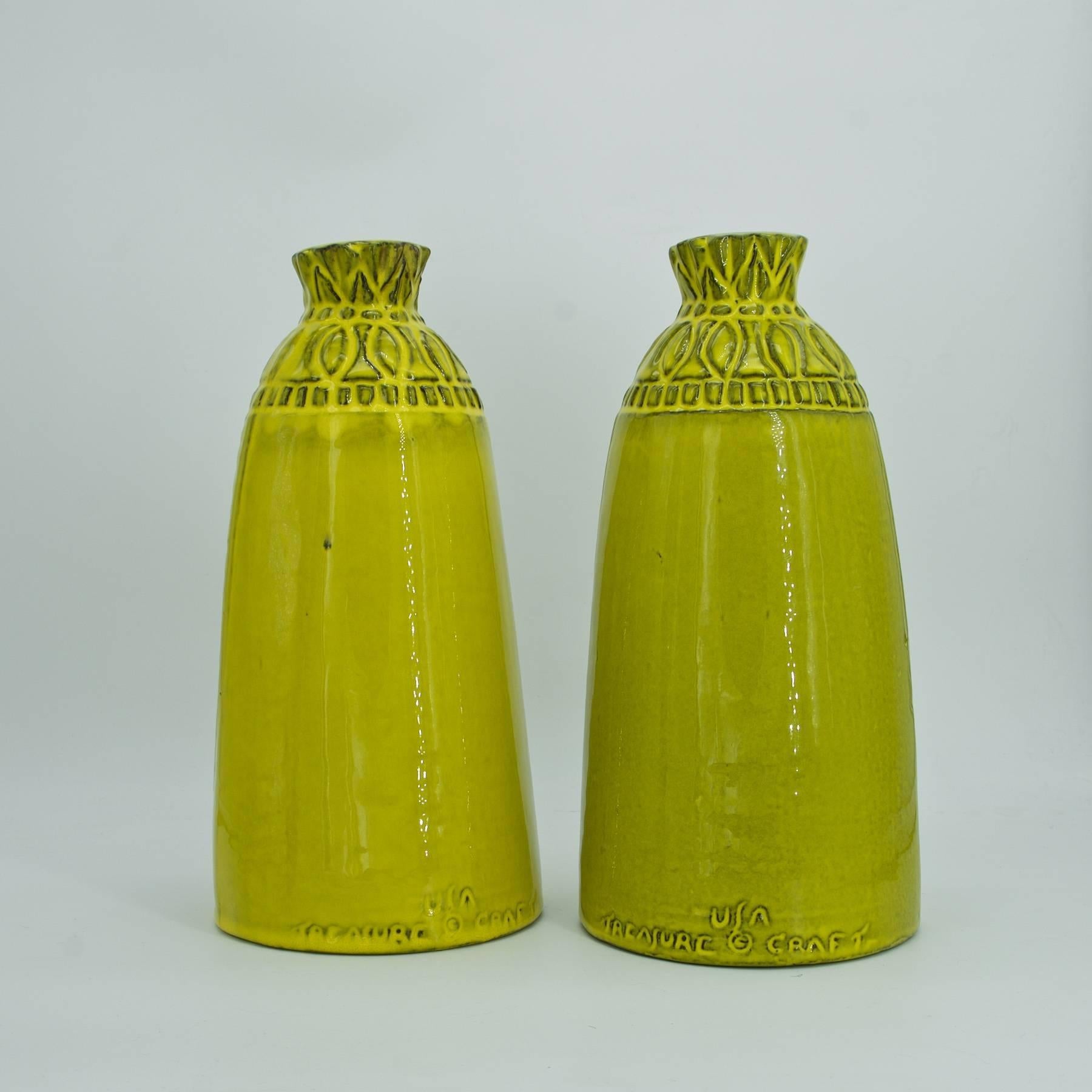 Late 20th Century 1960s Pair Rare Chess King Decanters by Raul Coronel for Treasure Craft USA