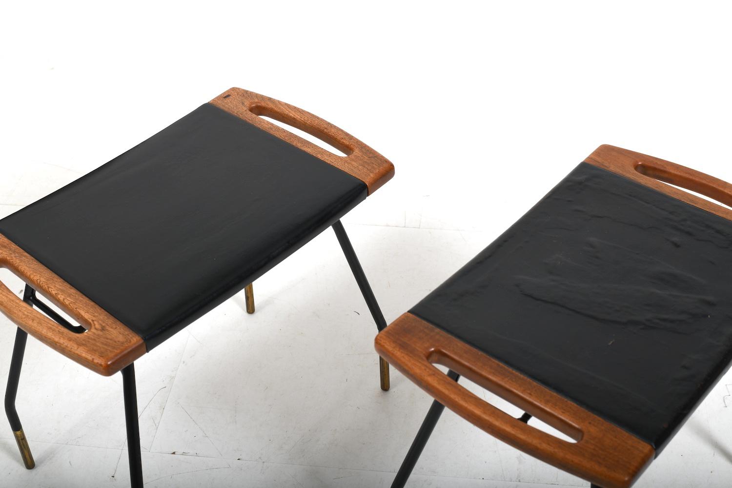 Paar seltene dänische Hocker in Teak und Leder 1950s (Dänisch) im Angebot
