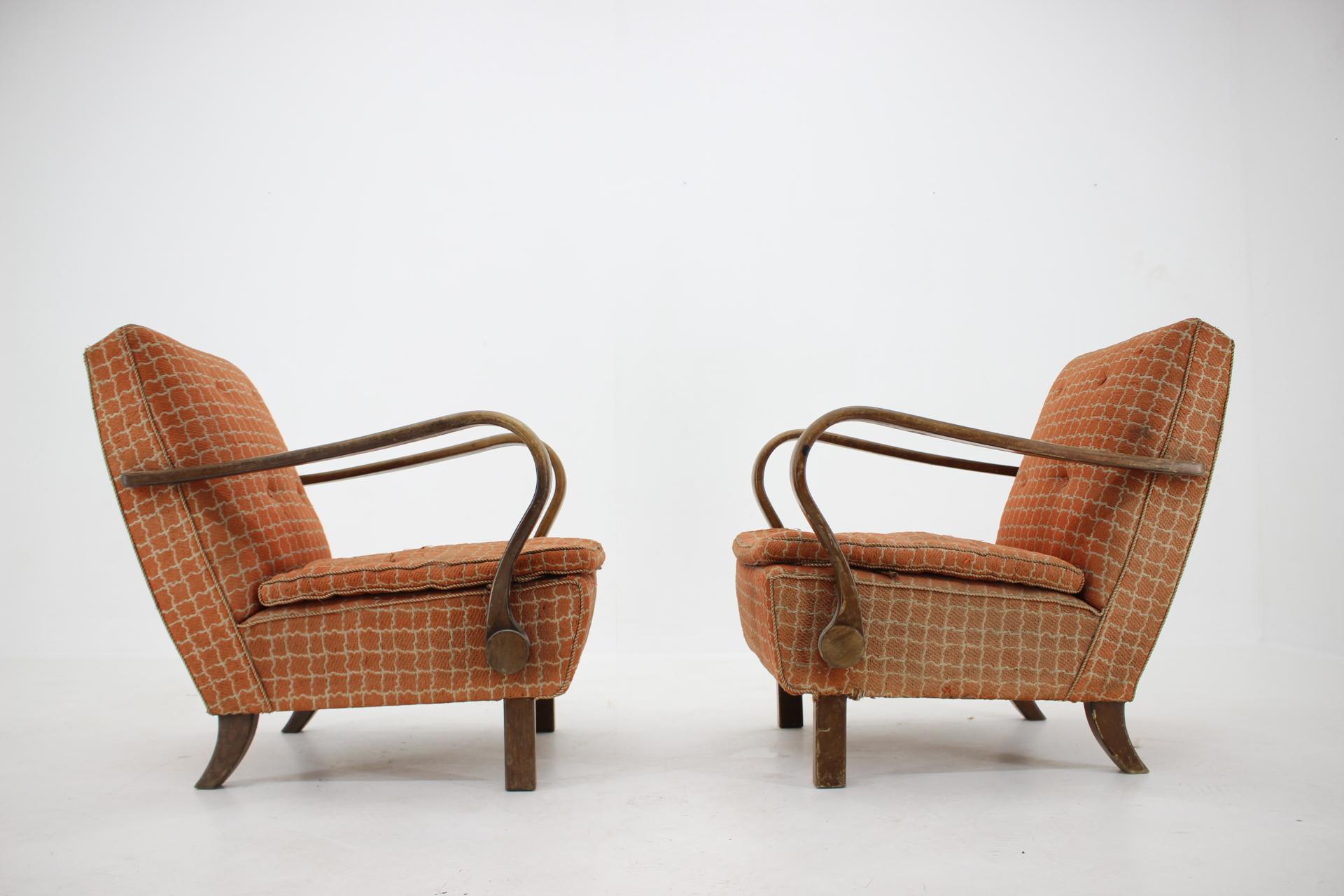 Czech Pair of Rare Design Armchairs H-320 by Jindřich Halabala - 1940s For Sale
