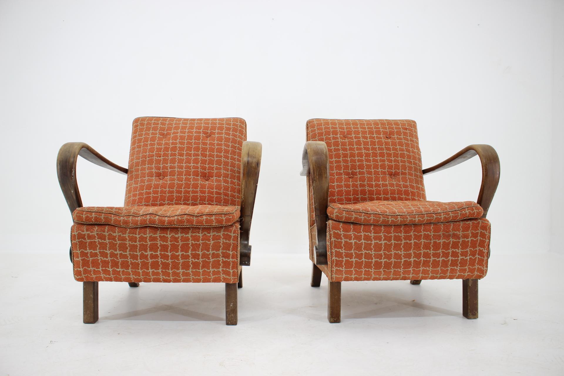Mid-20th Century Pair of Rare Design Armchairs H-320 by Jindřich Halabala - 1940s For Sale