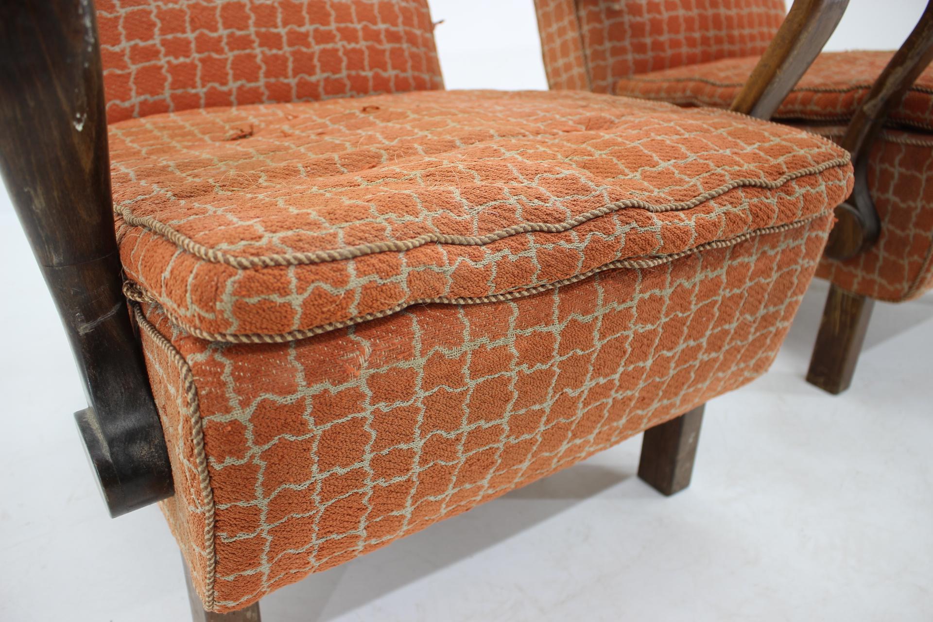 Fabric Pair of Rare Design Armchairs H-320 by Jindřich Halabala - 1940s For Sale