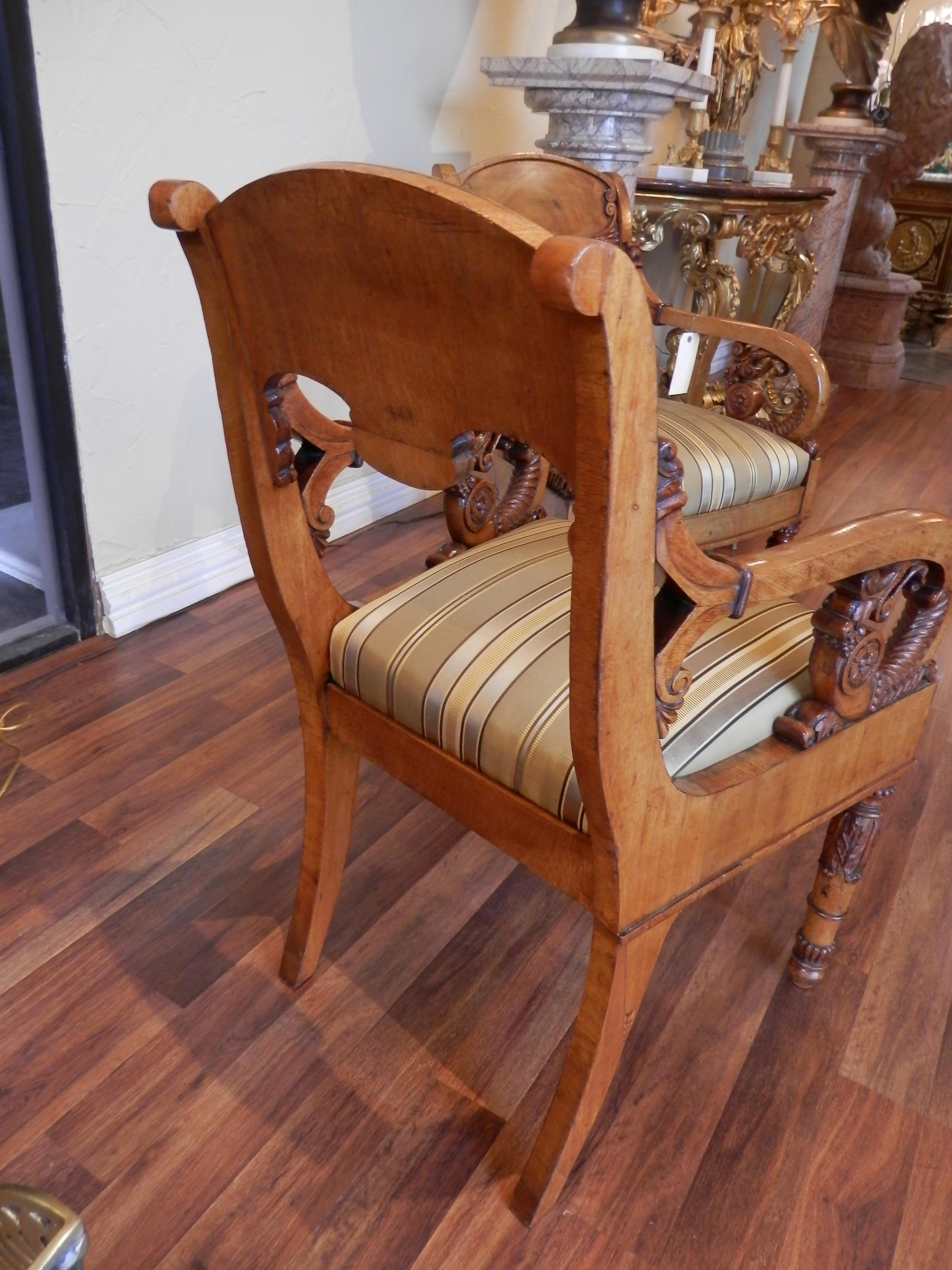 Pair of Rare Early 19th Century Baltic Neoclassical Chairs For Sale 4