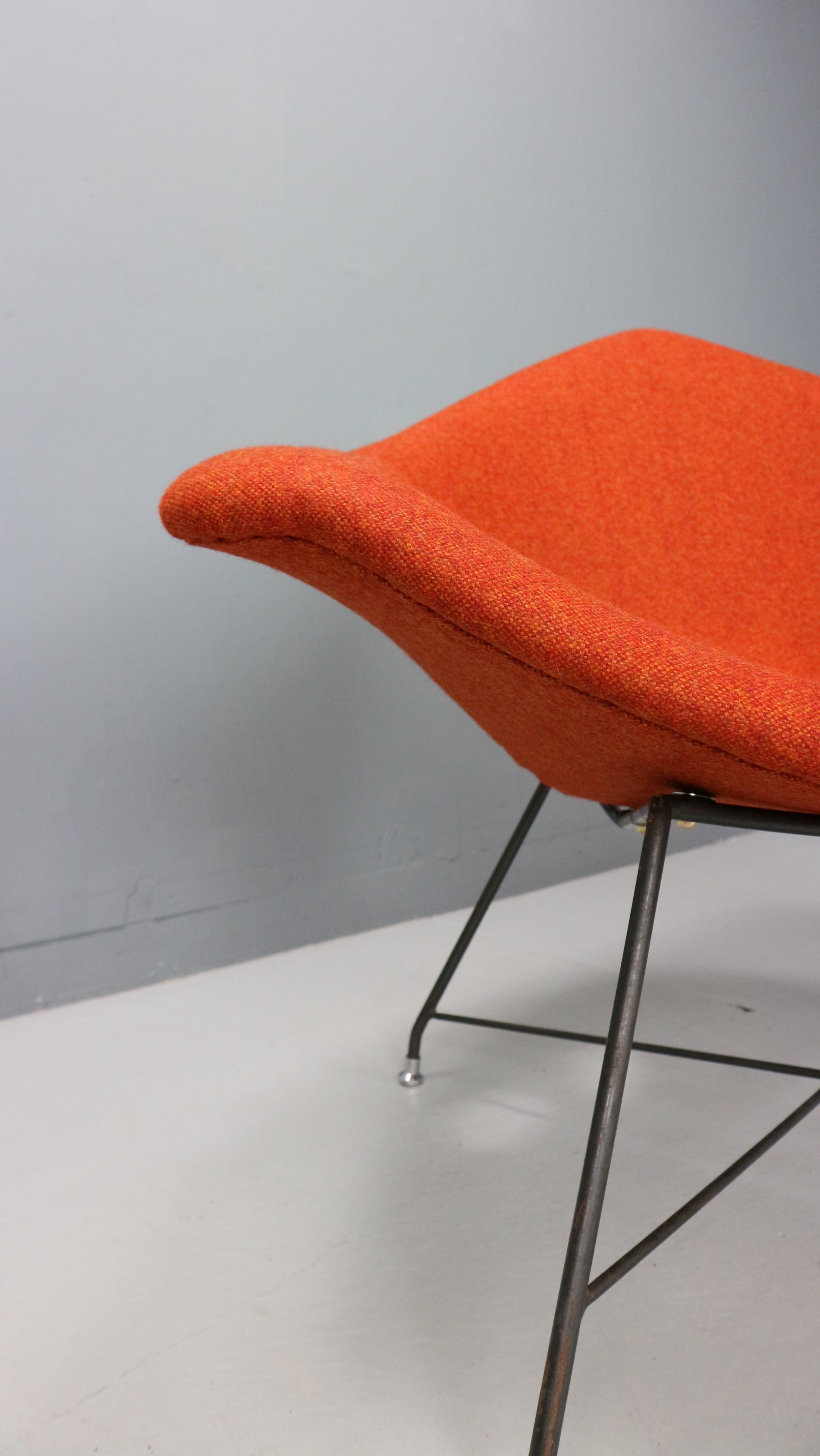 Pair of rare easy chairs, Augusto Bozzi for Saporiti 1950s. Newly upholstered For Sale 7