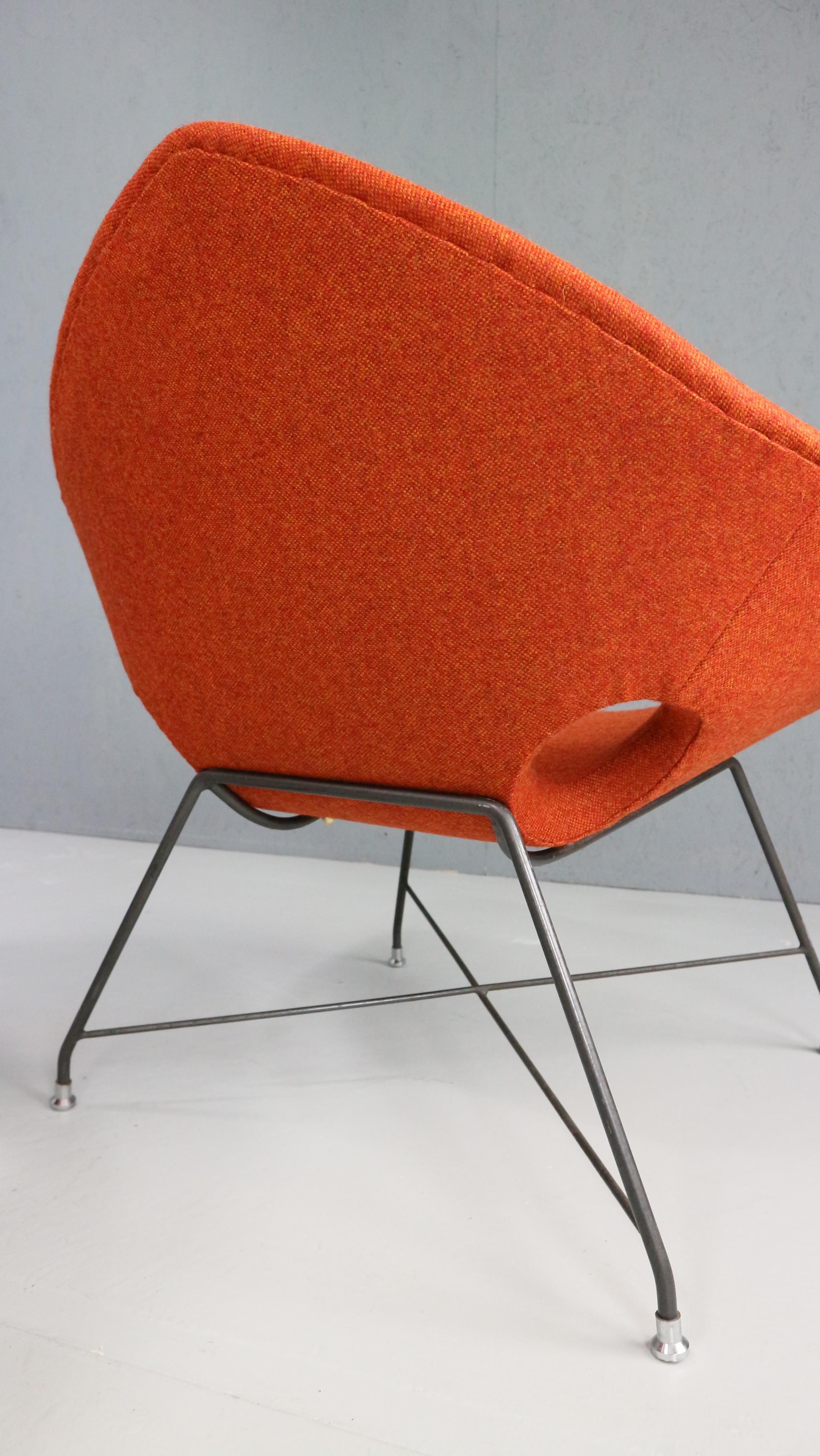 Pair of rare easy chairs, Augusto Bozzi for Saporiti 1950s. Newly upholstered For Sale 13