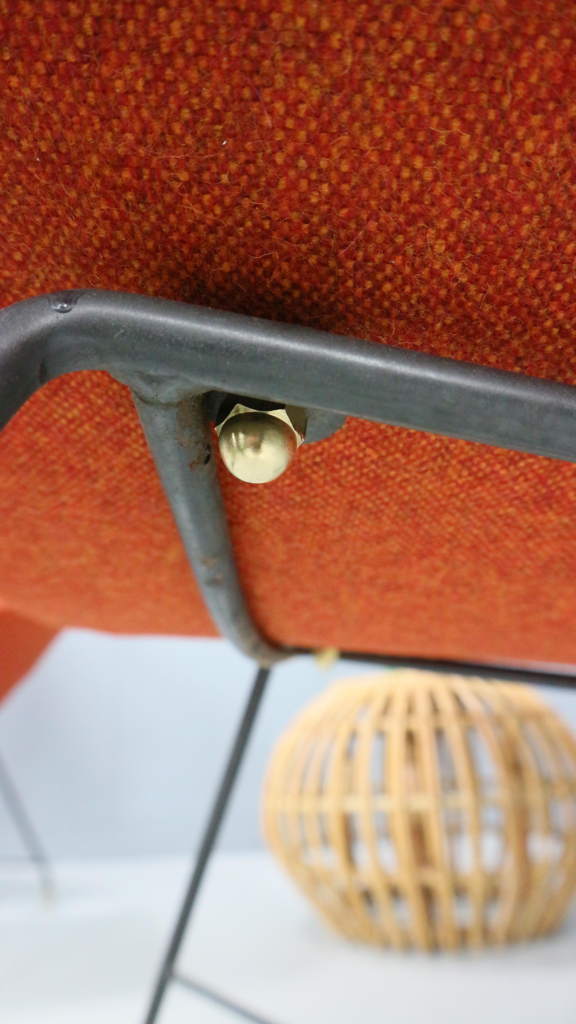 Metal Pair of rare easy chairs, Augusto Bozzi for Saporiti 1950s. Newly upholstered For Sale