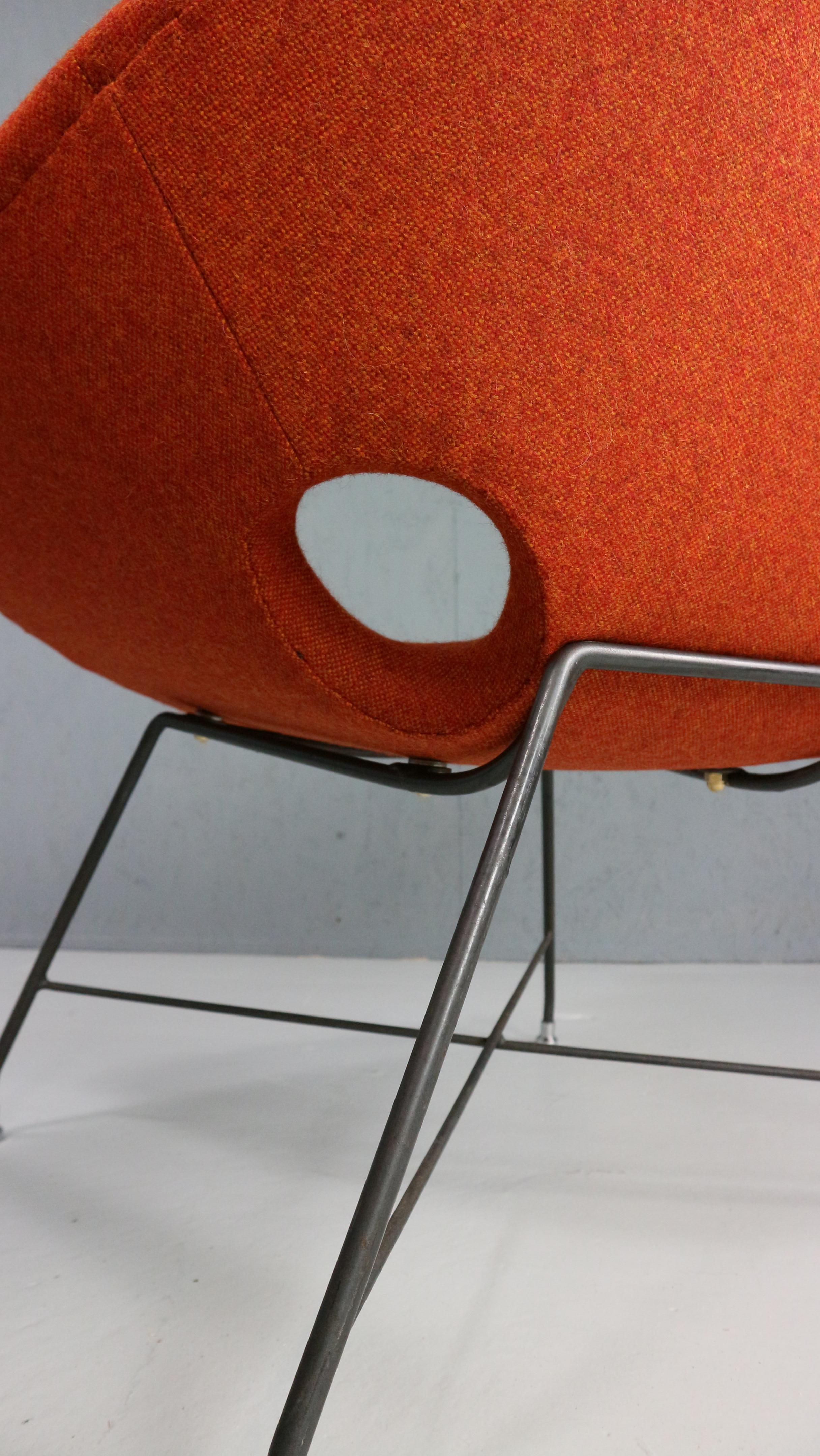 Pair of rare easy chairs, Augusto Bozzi for Saporiti 1950s. Newly upholstered For Sale 2