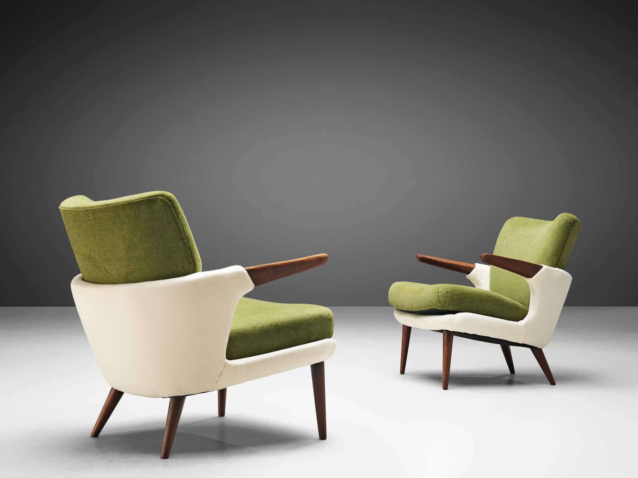 Ib Kofod-Larsen for Christensen and Larsen, pair of easy chairs, model 423, teak and woolen upholstery, Denmark, 1954

Pair of rare model 423 armchairs, designed by Ib Kofod-Larsen for Christensen and Larsen in 1954. The comfortable set is executed