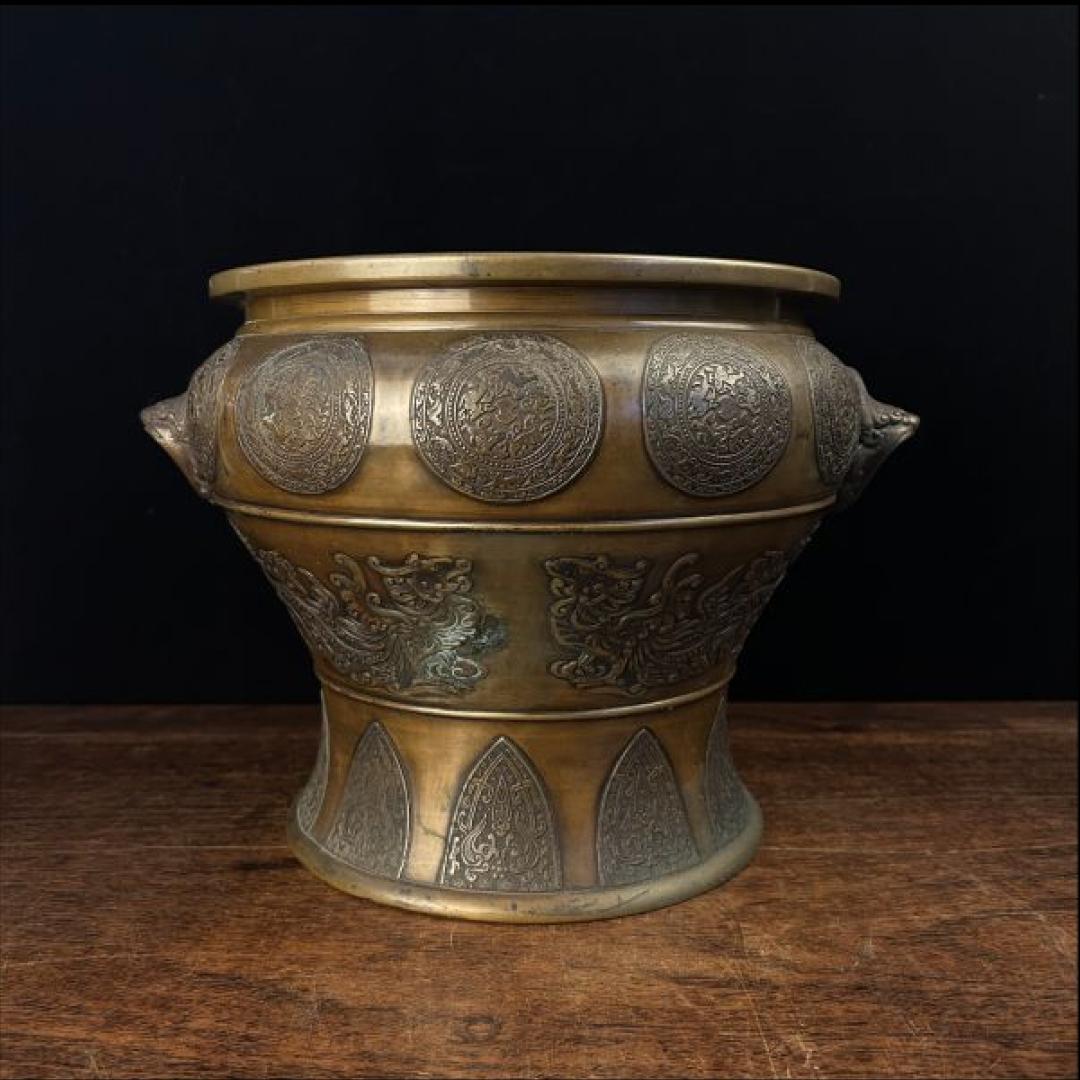 18th Century and Earlier Pair of Rare Edo-Meiji Period Bronze Hibachi with Lion Handles For Sale