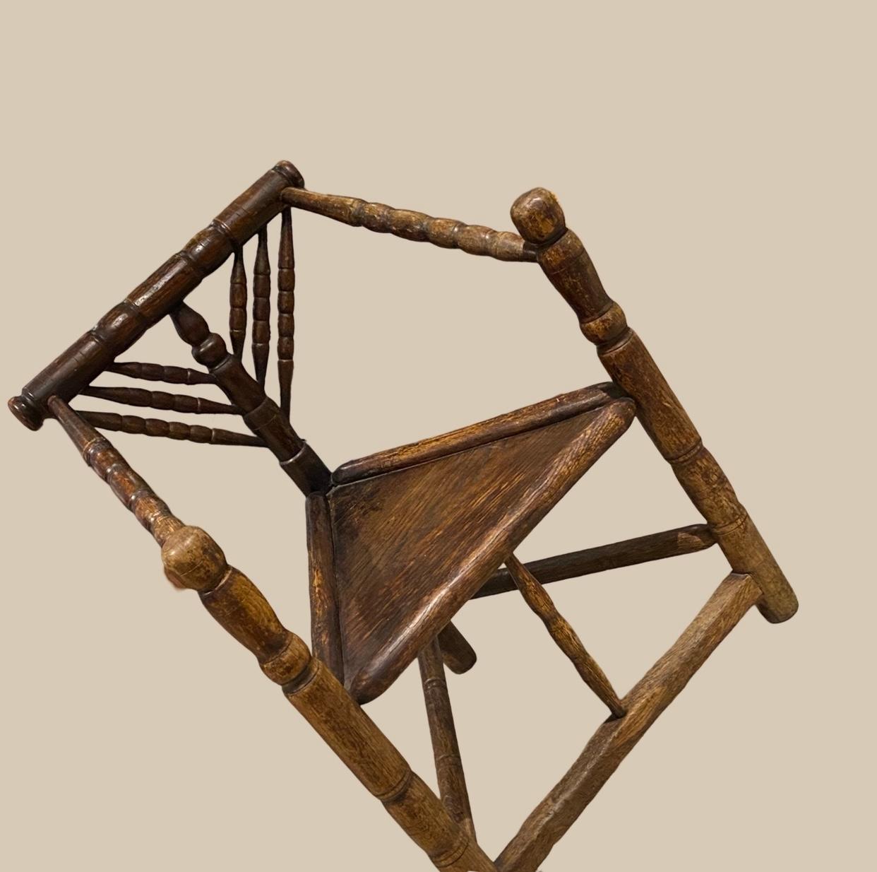 Fin du XIXe siècle Paire de rares chaises tripodes anglaises de Turner Circa 1890 Modernity en vente