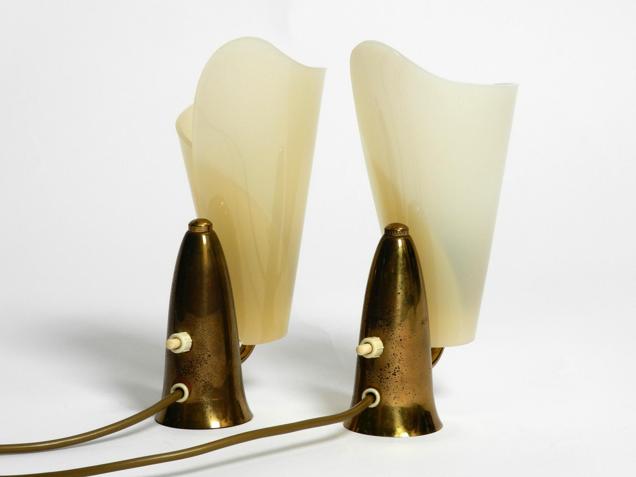 Pair of Rare Fancy Italian Midcentury Brass Table Lamps with Plexiglass Shades 7