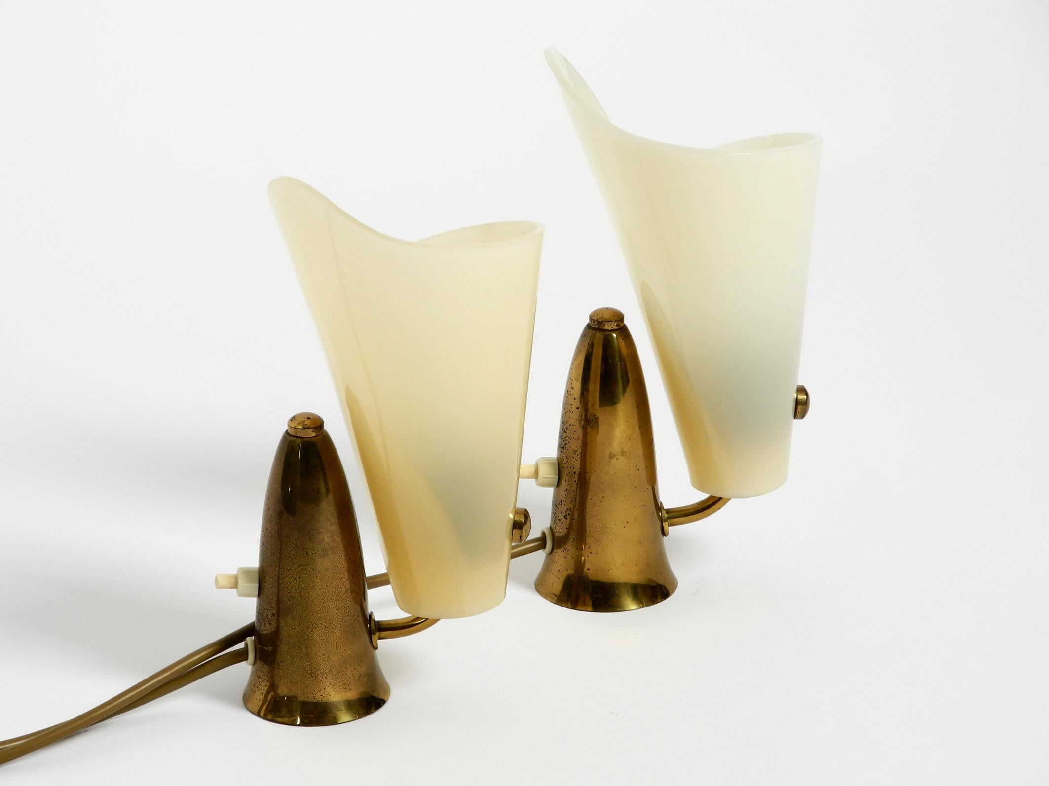 Pair of Rare Fancy Italian Midcentury Brass Table Lamps with Plexiglass Shades 8