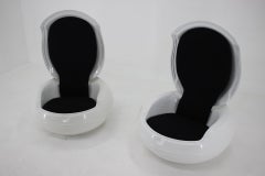 Paar seltene „Garteneier“-Stühle aus Glasfaser mit Etikett von Peter Ghyczy, 1970er Jahre