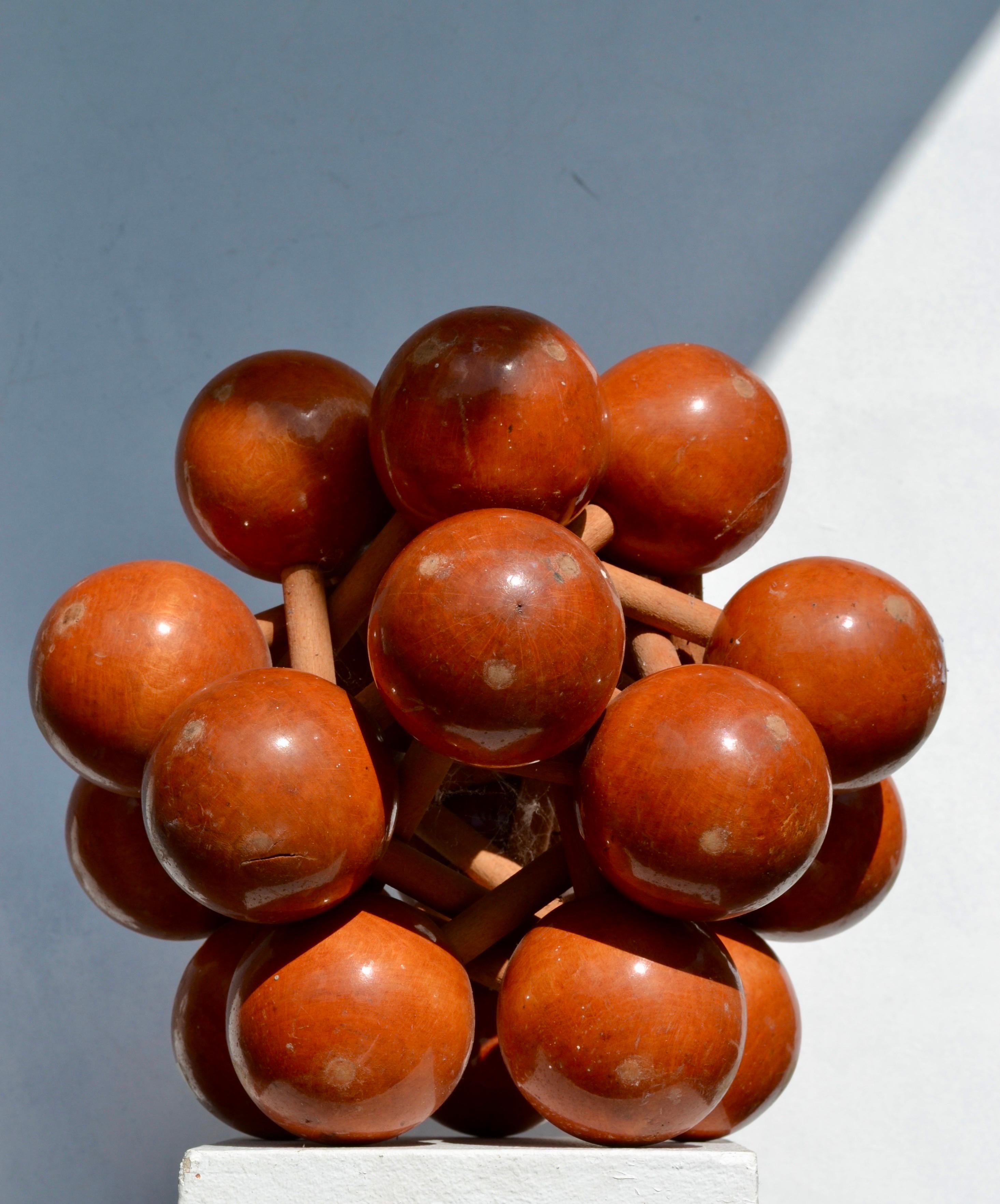 Mid-Century moderno Coppia di rare sculture puzzle geometriche in Wood - Francia - anni '70 in vendita