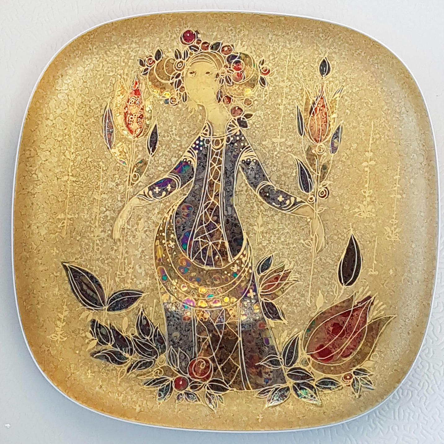 Pair of Rare Hand Painted Gilded Platter by Bjørn Wiinblad, 1960s For Sale 2