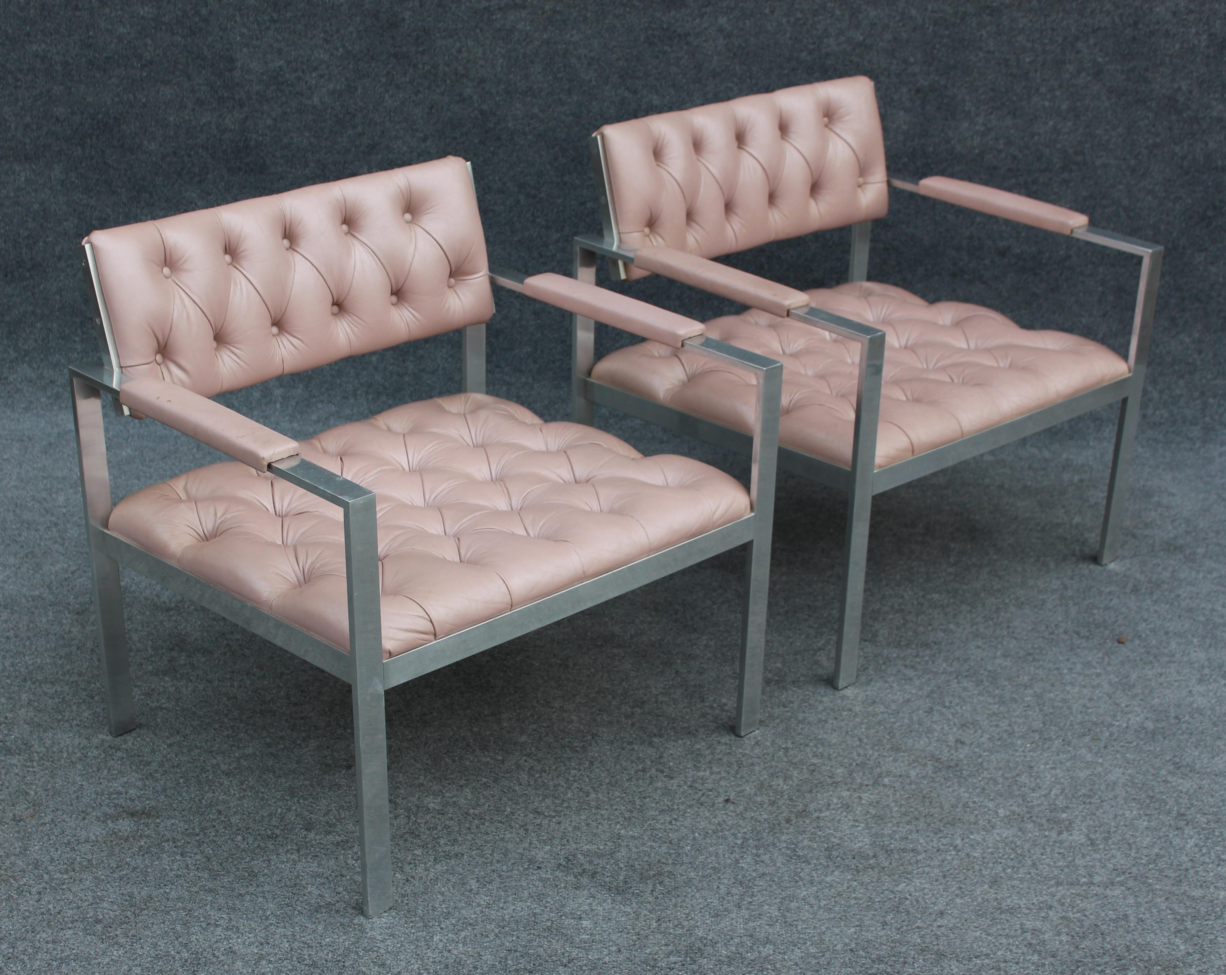 Harvey Probber paire de fauteuils de salon rares en aluminium poli et cuir rose des années 1970 en vente 7