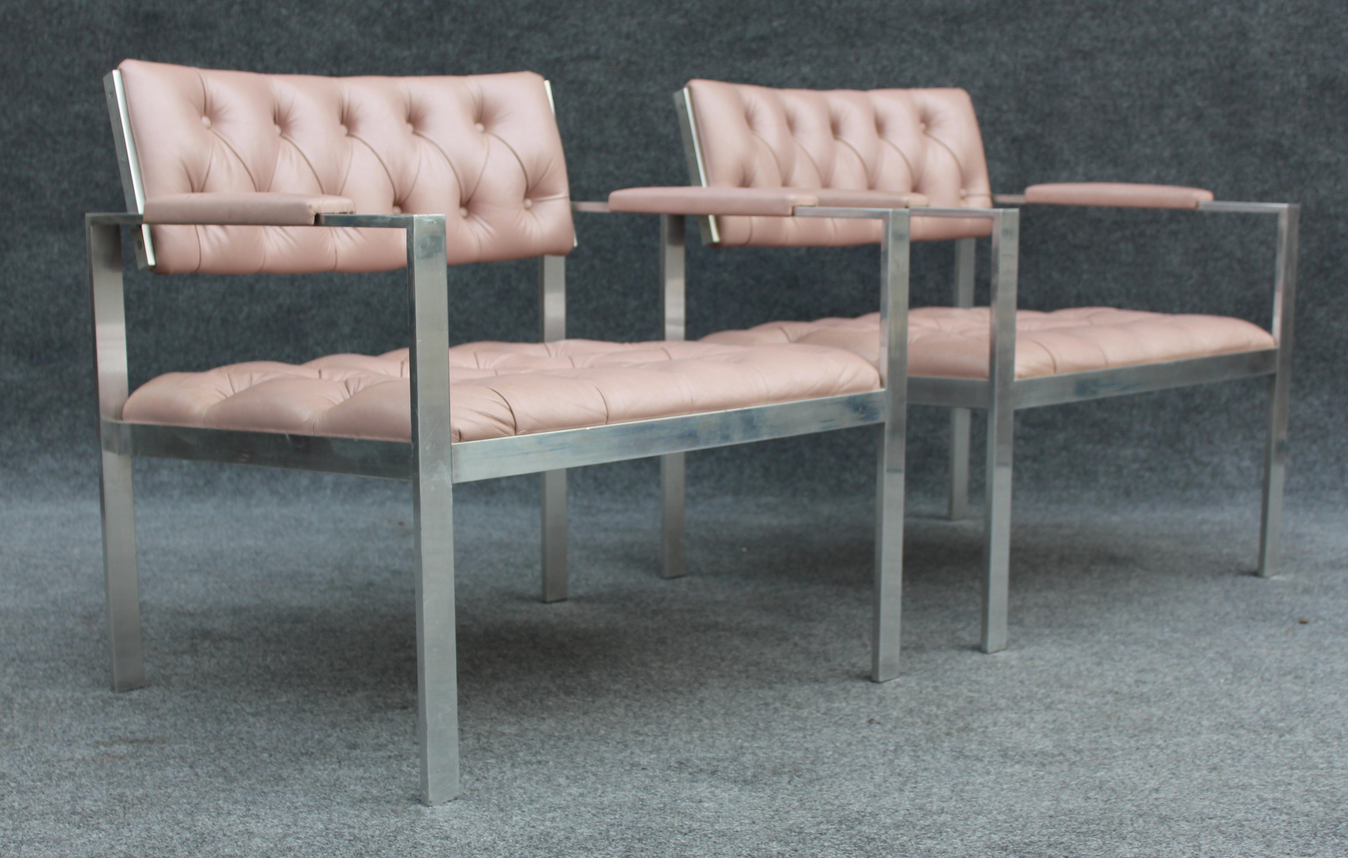 Seltene Harvey Probber-Loungesessel aus poliertem Aluminium und rosa Leder, 1970er Jahre, Paar im Angebot 9