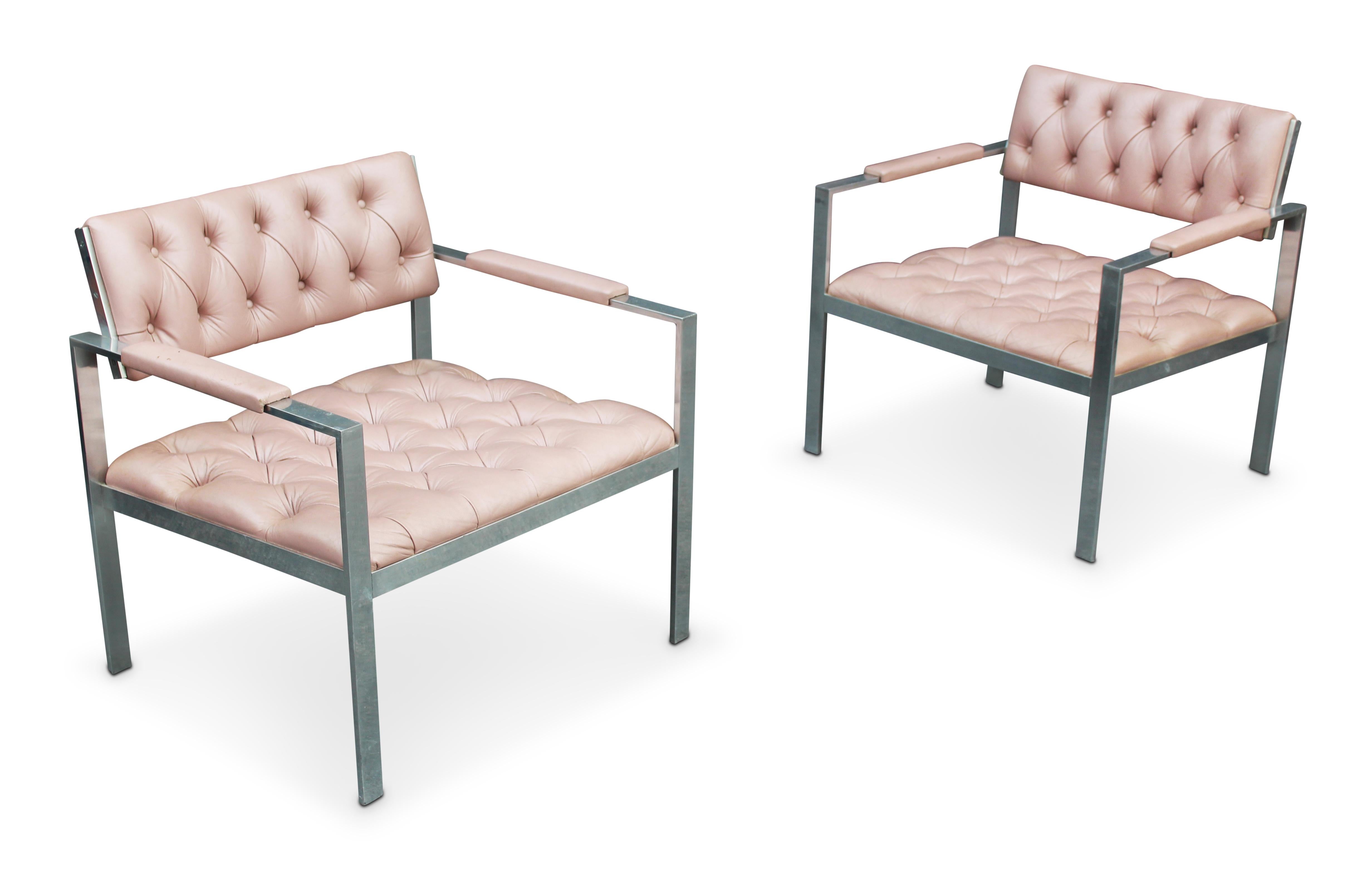 Américain Harvey Probber paire de fauteuils de salon rares en aluminium poli et cuir rose des années 1970 en vente