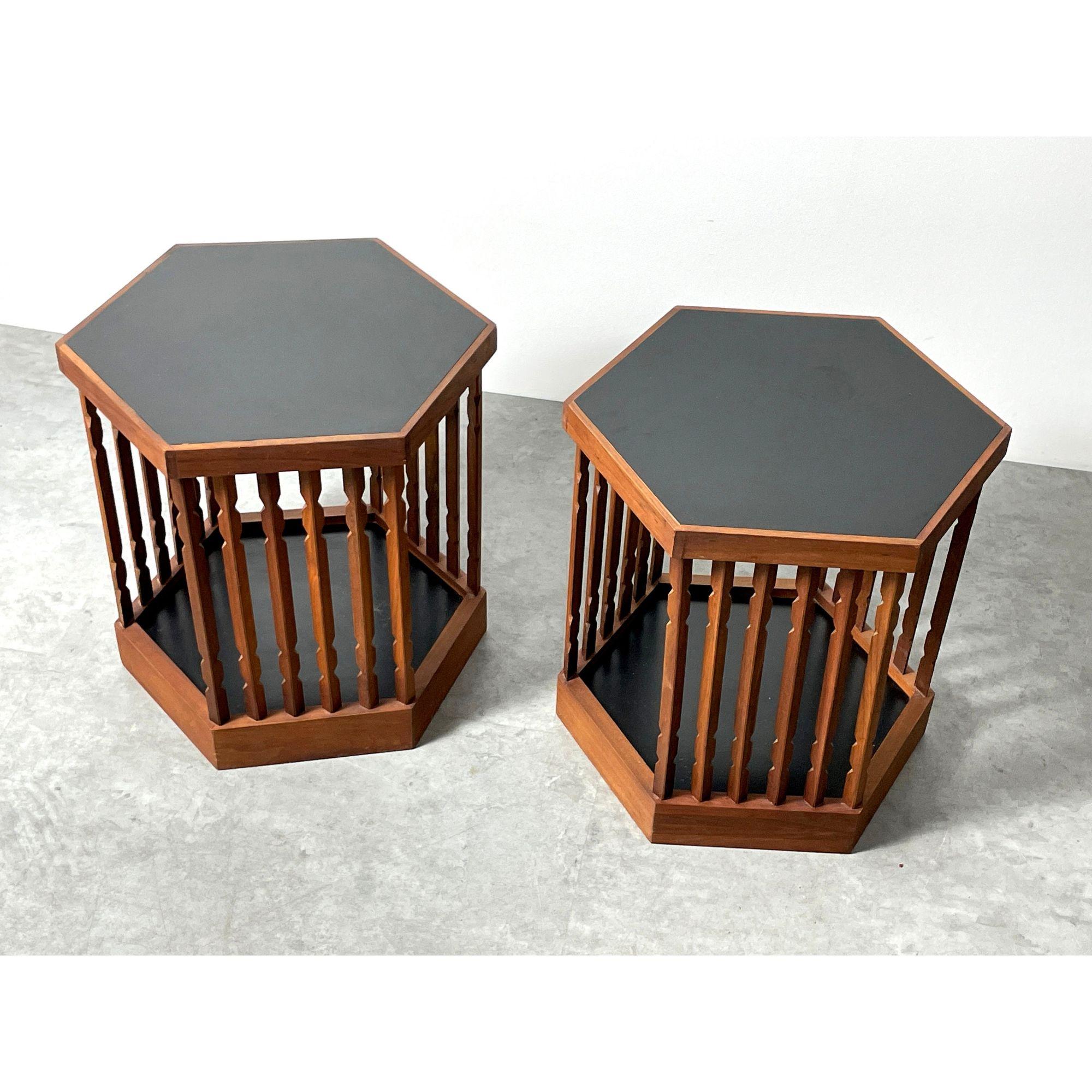 Carved Pair of Rare Hexagon Spindle Side Tables in Wood by Arthur Umanoff 1960s For Sale