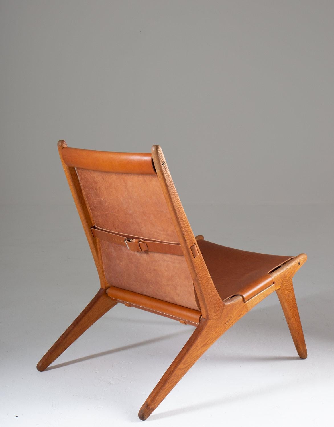 Pair of Rare Hunting Chairs 204 by Uno & Östen Kristiansson for Luxus, Sweden In Good Condition For Sale In Karlstad, SE