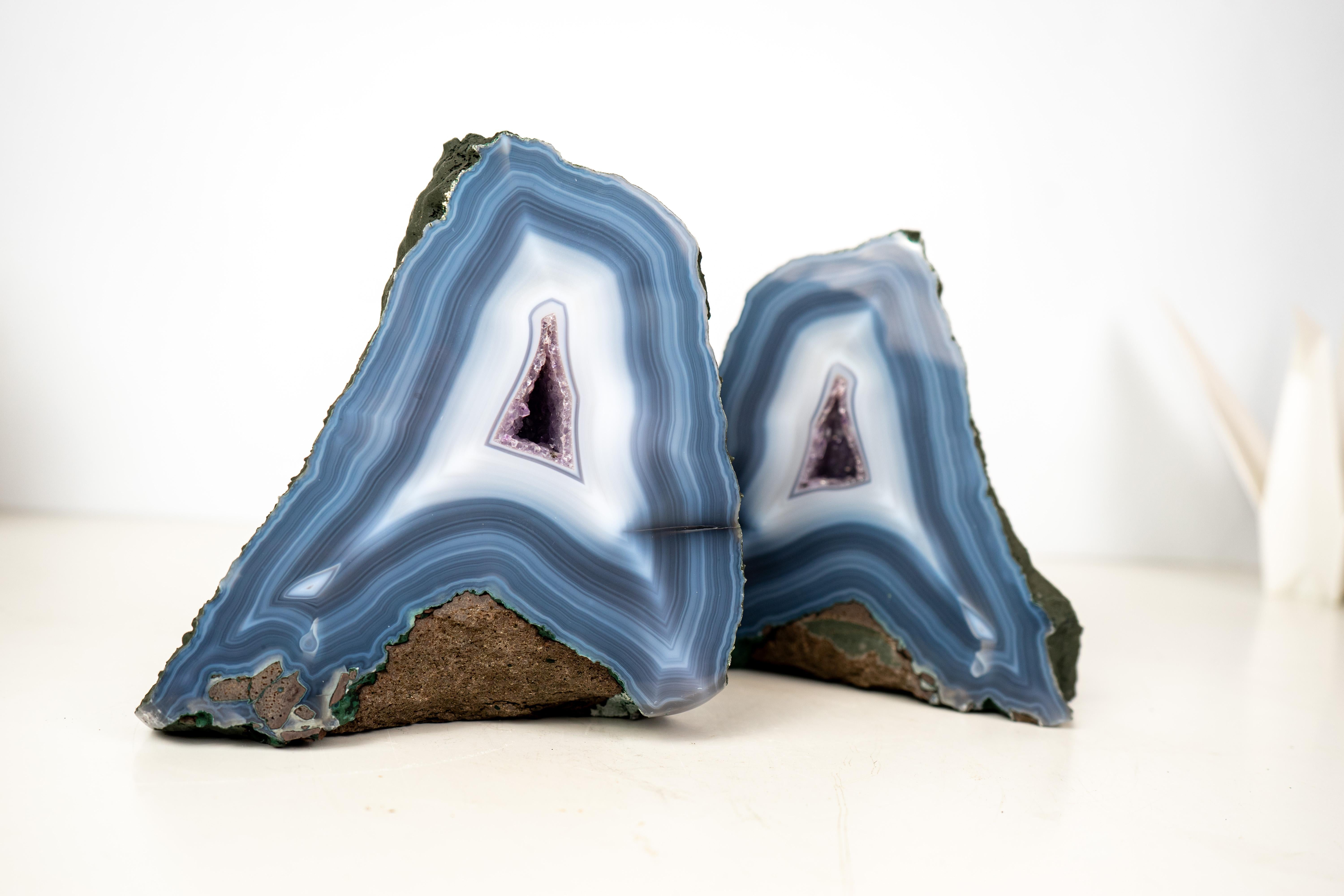 Pair of Rare Intact Blue & White Lace Agate Geodes In New Condition For Sale In Ametista Do Sul, BR
