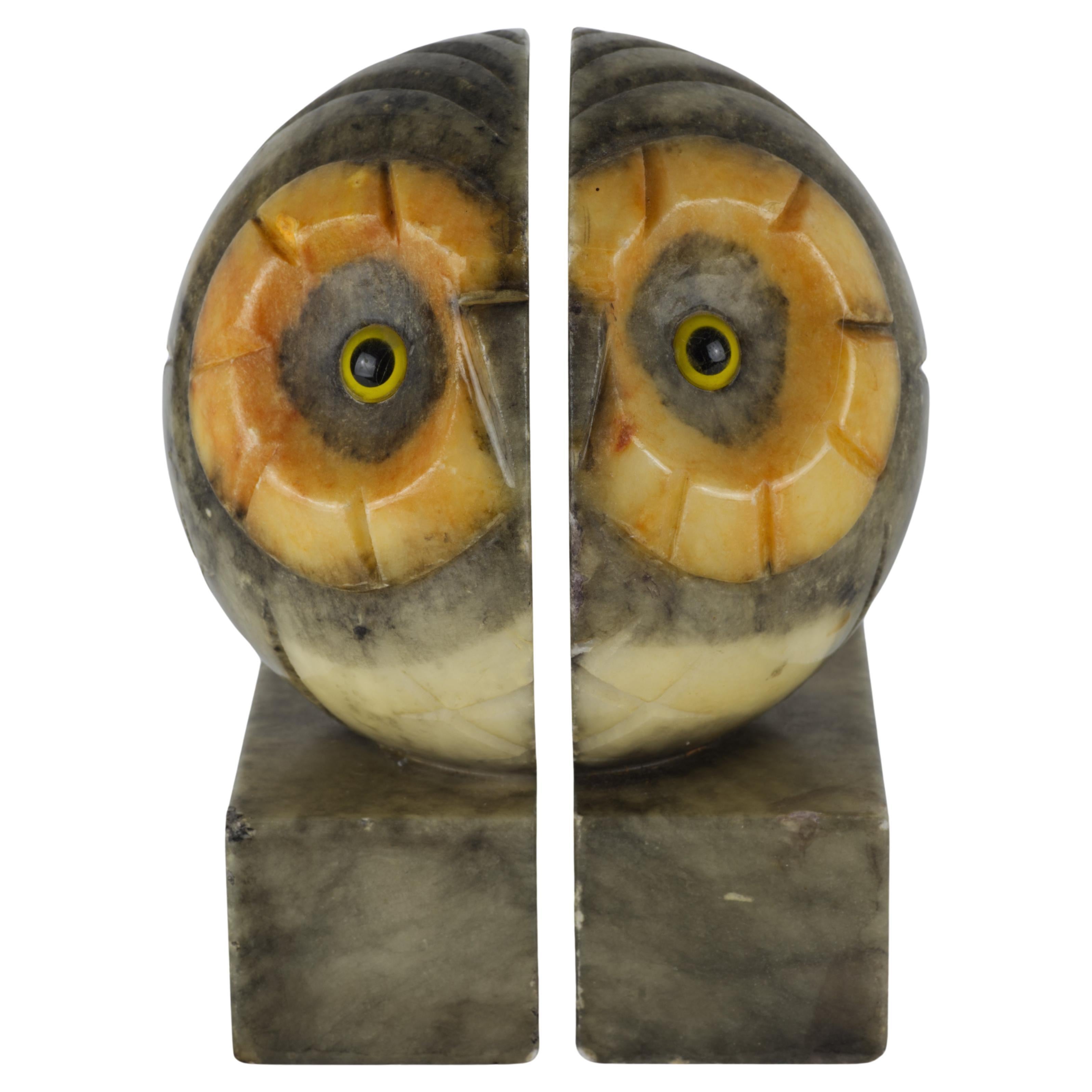 Paar seltene italienische figurative Eule-Buchstützen aus Alabaster, Mid-Century Modern