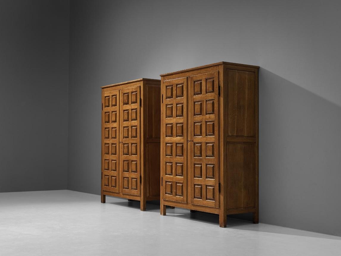 Pair of Rare Italian Brutalist Carved Oak Wardrobes In Good Condition For Sale In Chicago, IL