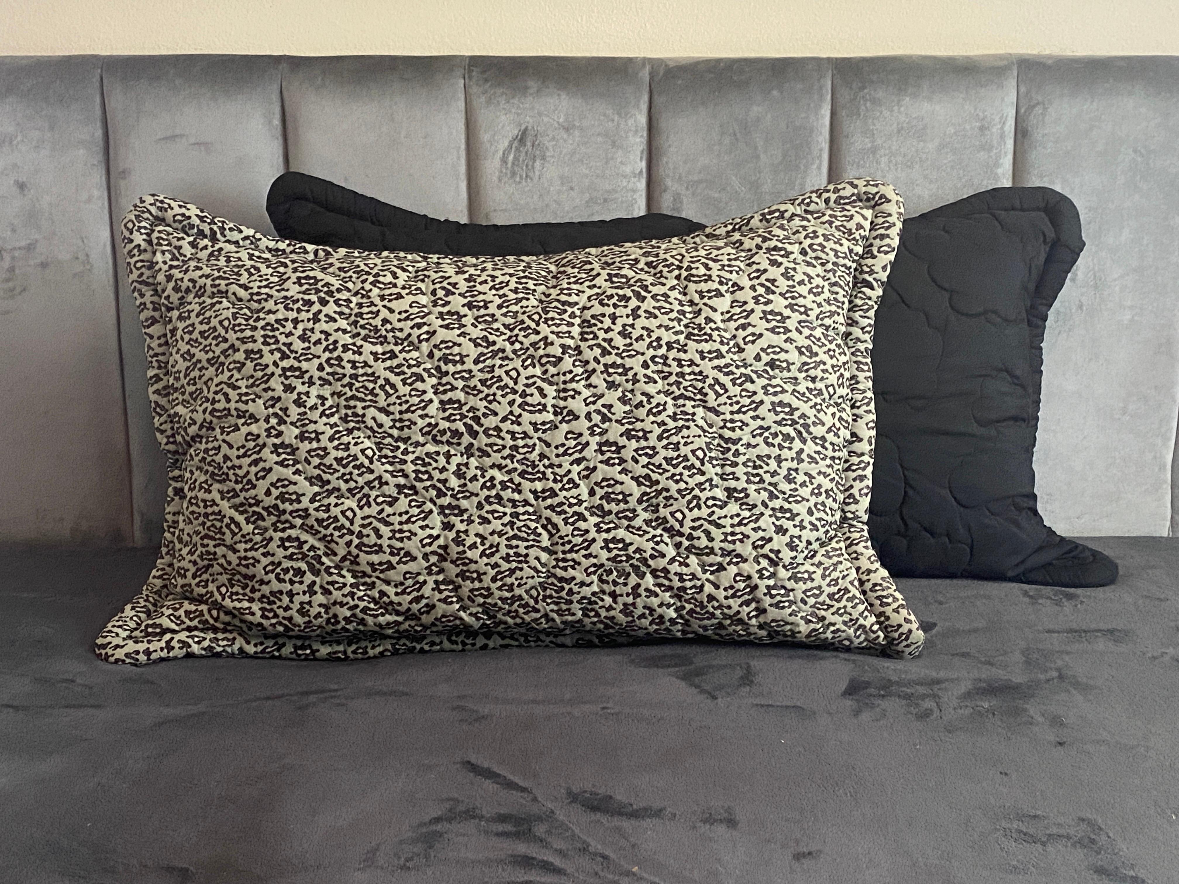 Pair of Rare Jay Spectre Quilted Pillow Shams in Mint & Black/White Leopard  In Good Condition For Sale In Palm Springs, CA