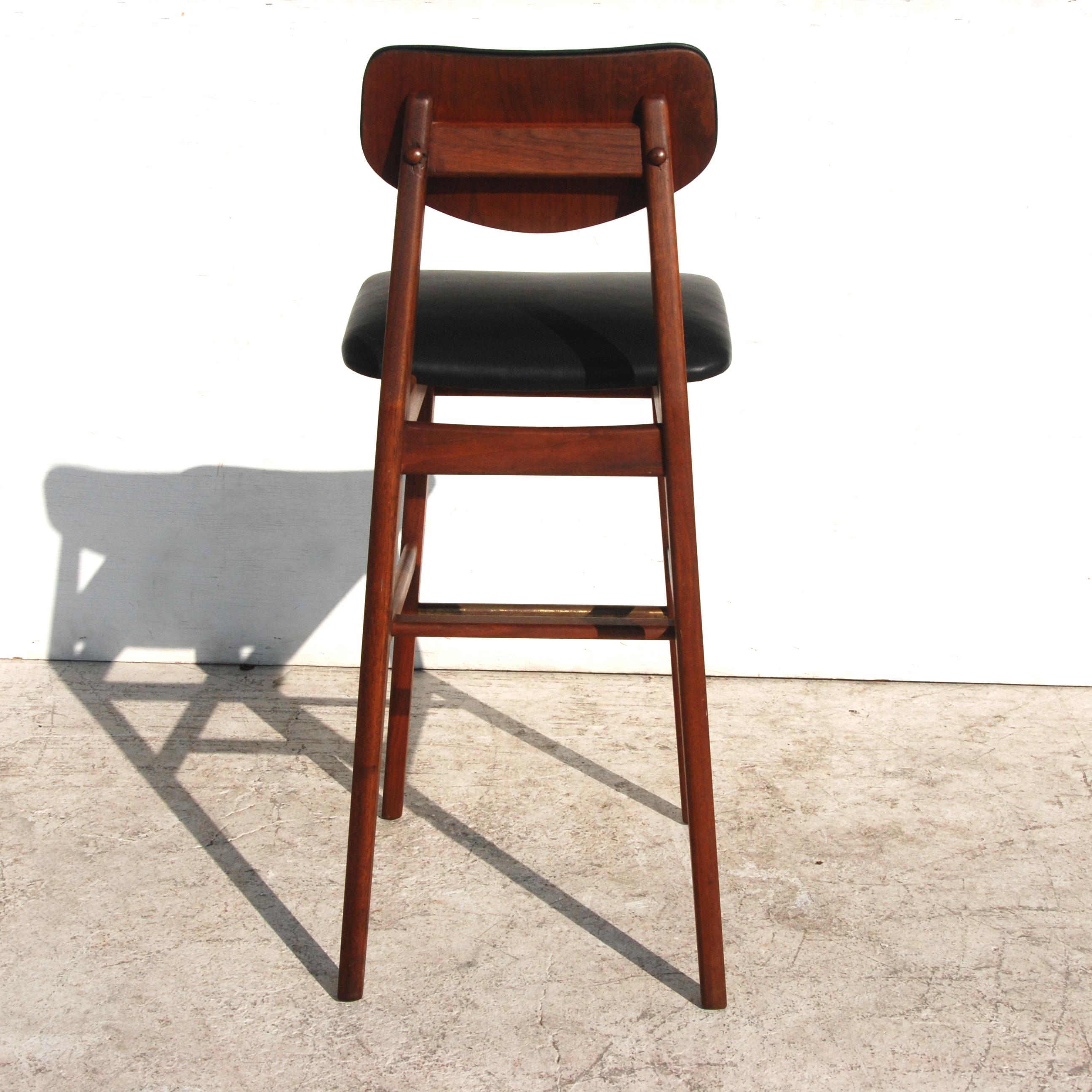 Mid-20th Century Pair of Rare Jens Risom Stools in Leather